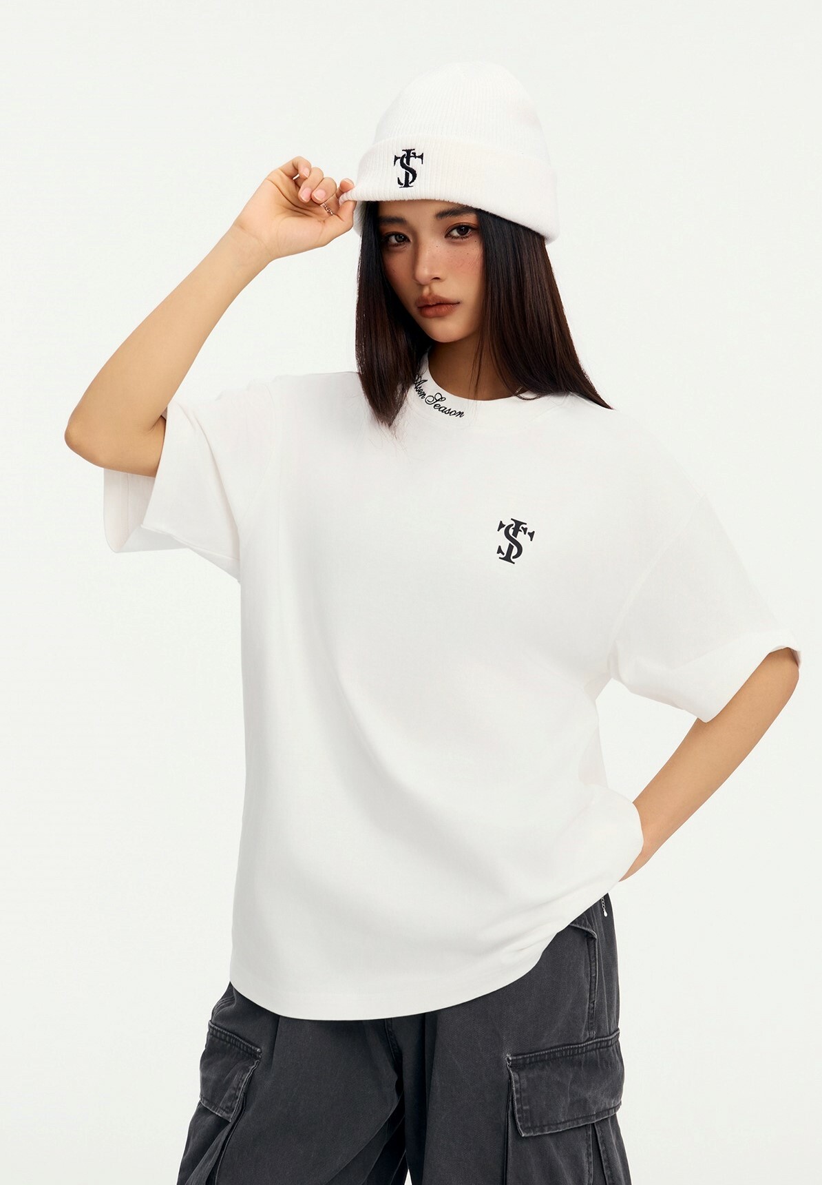 STK SmallTownKid 領口草寫刺繡基礎Logo 短袖 T