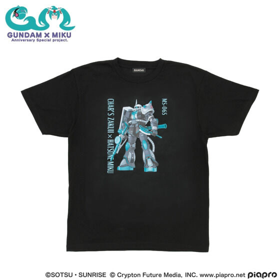 234898 Pbandai 預訂 2025/10月 ガンダム45周年 × 初音ミク Tシャツ MS-06S ザクII [初音ミクVer.]