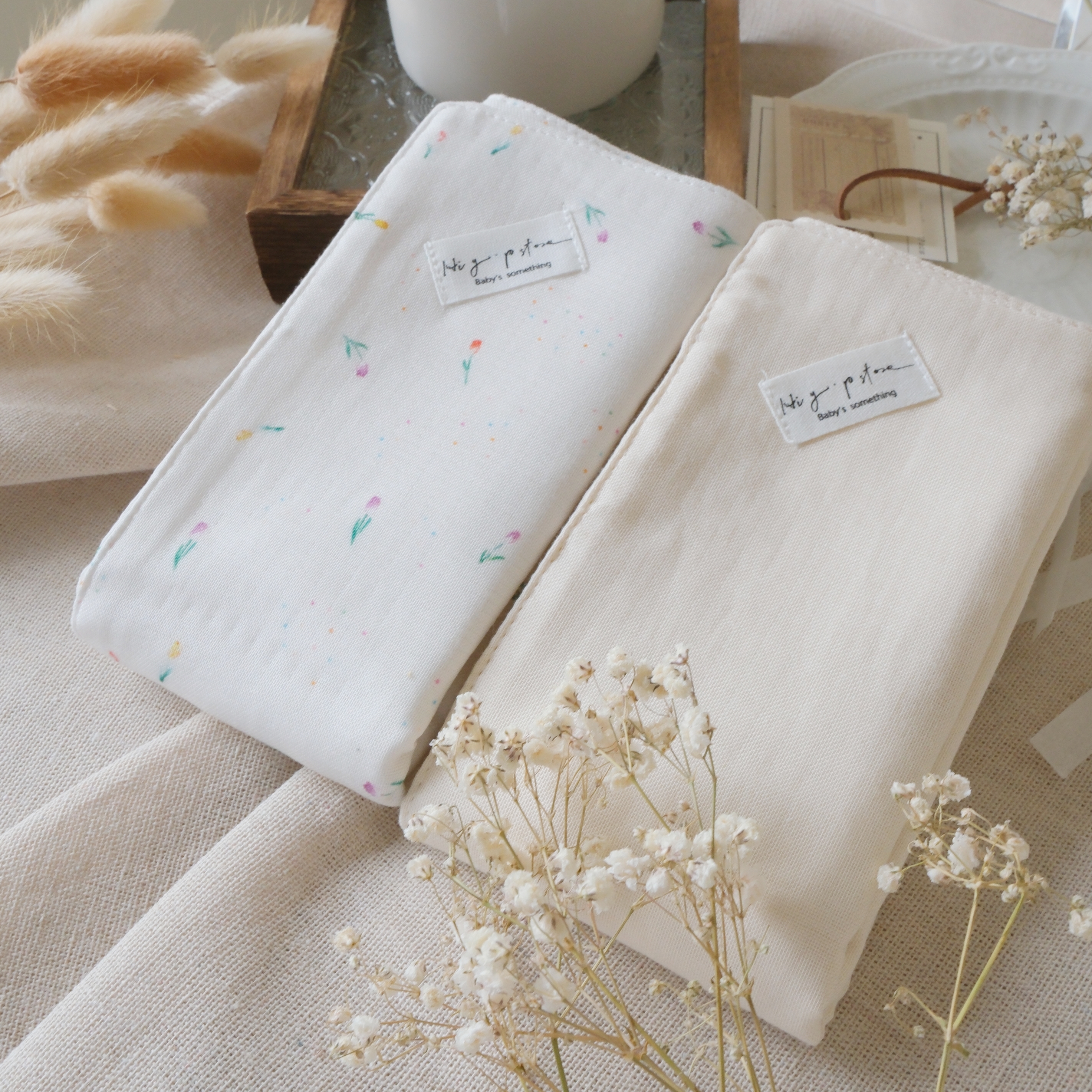 Hi Y.P store-拍嗝巾-獨家設計款-點點鬱金香（2件組)