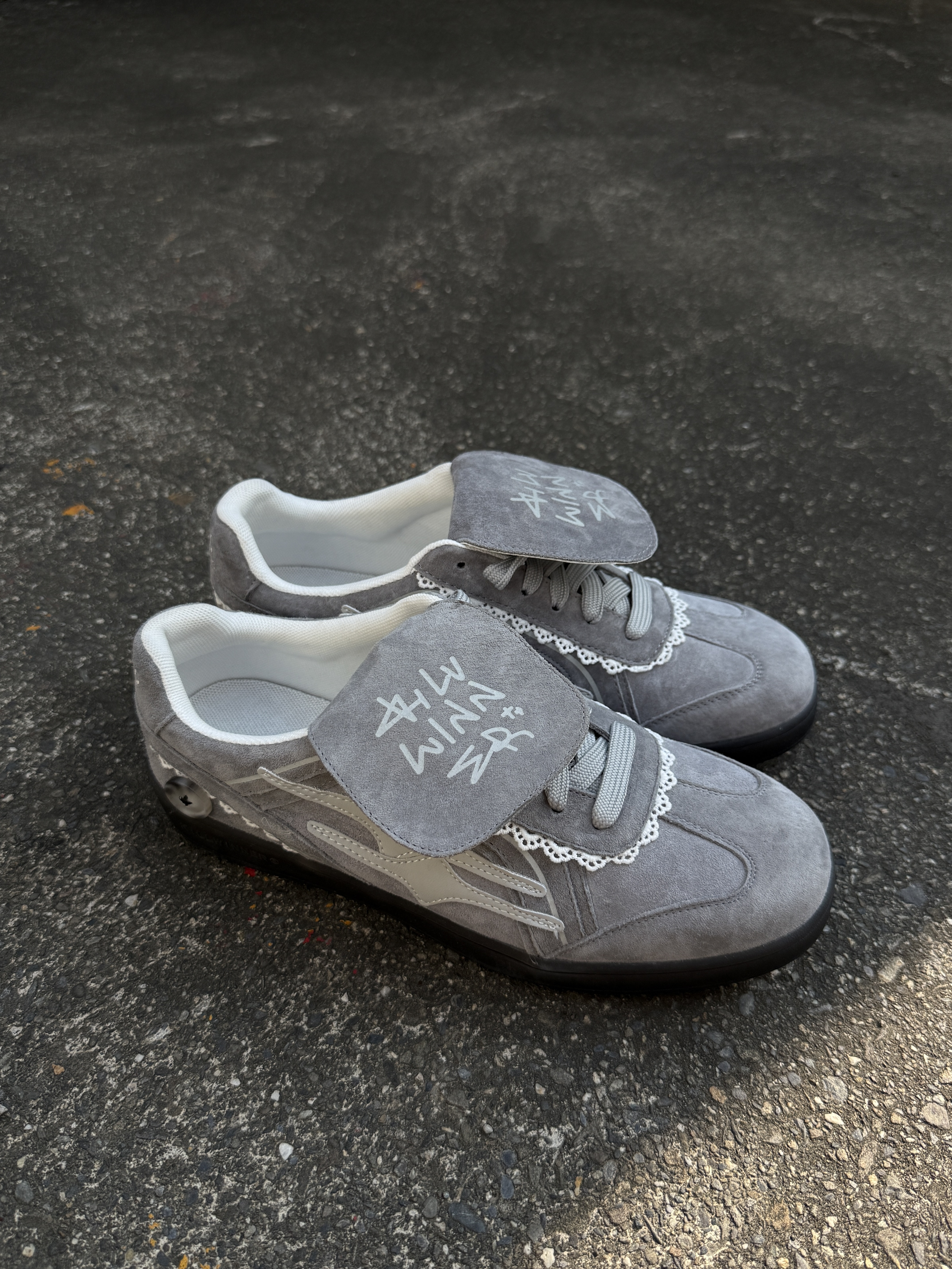 killwinner 灰色 德訓鞋 麂皮 kwdx240403 緞帶絲綢 張員瑛同款