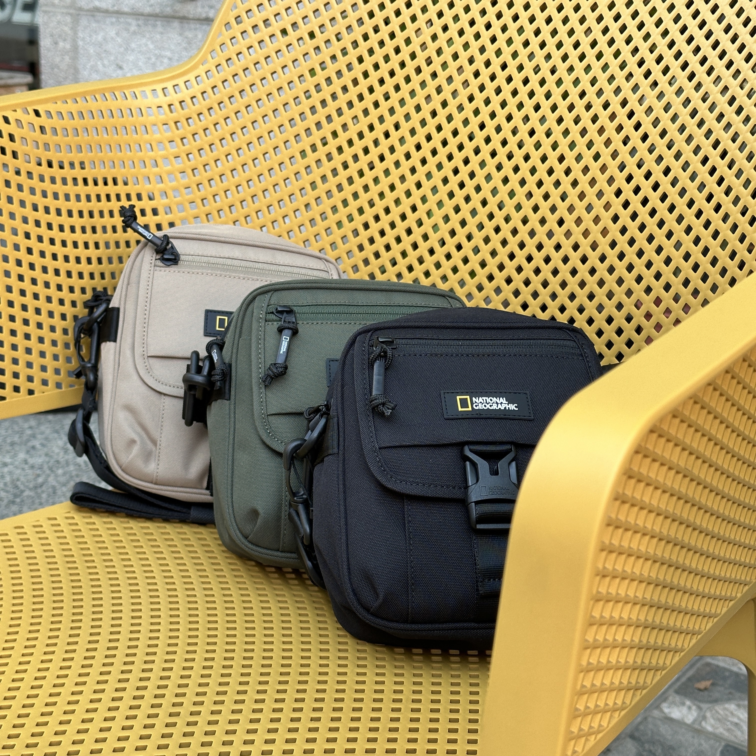 【現貨】NATIONAL GEOGRAPHIC 國家地理 翻式子母扣側背包 附配件小包 N255ACR210