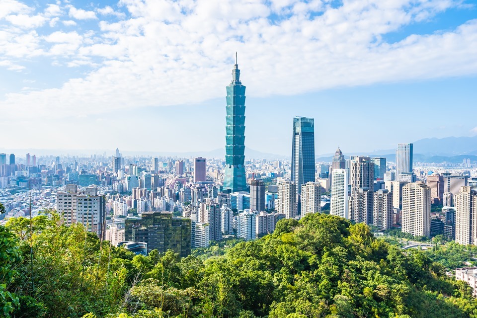 曾經是全球最高建築的台北 101，如今雖然高度已被其他摩天大樓超越，但它依然名列 「全球第 14 高摩天大樓。