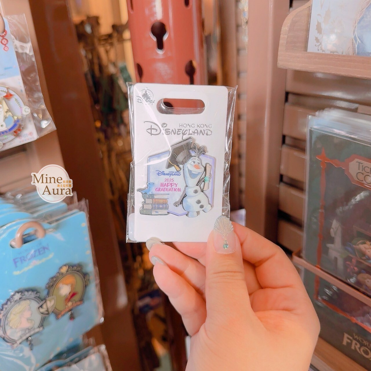 2025 畢業快樂 雪寶 Olaf  戴學士帽 造型 徽章 PIN 冰雪奇緣 Frozen -香港迪士尼樂園