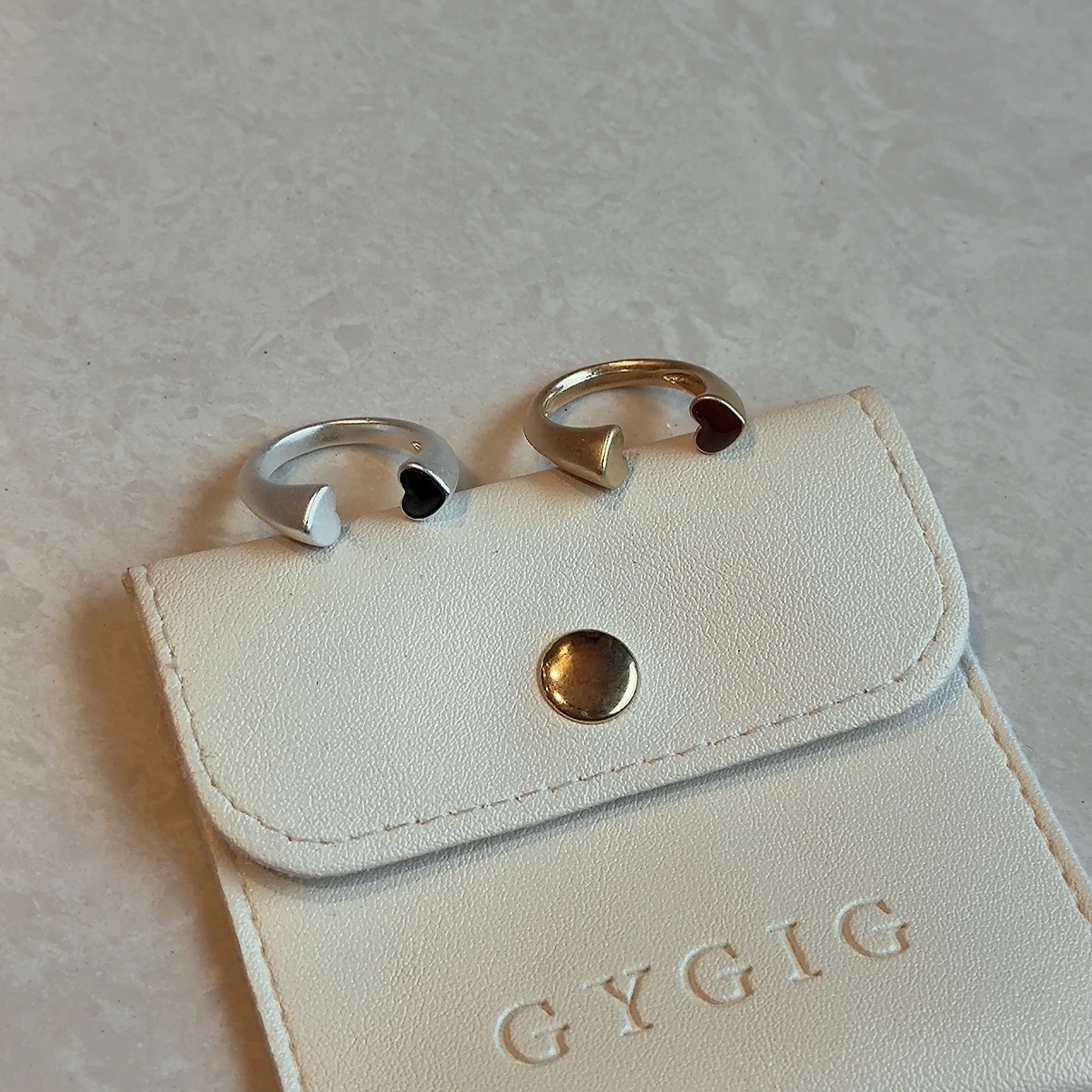 luv啞光時髦雙愛心滴釉”開口設計戒款