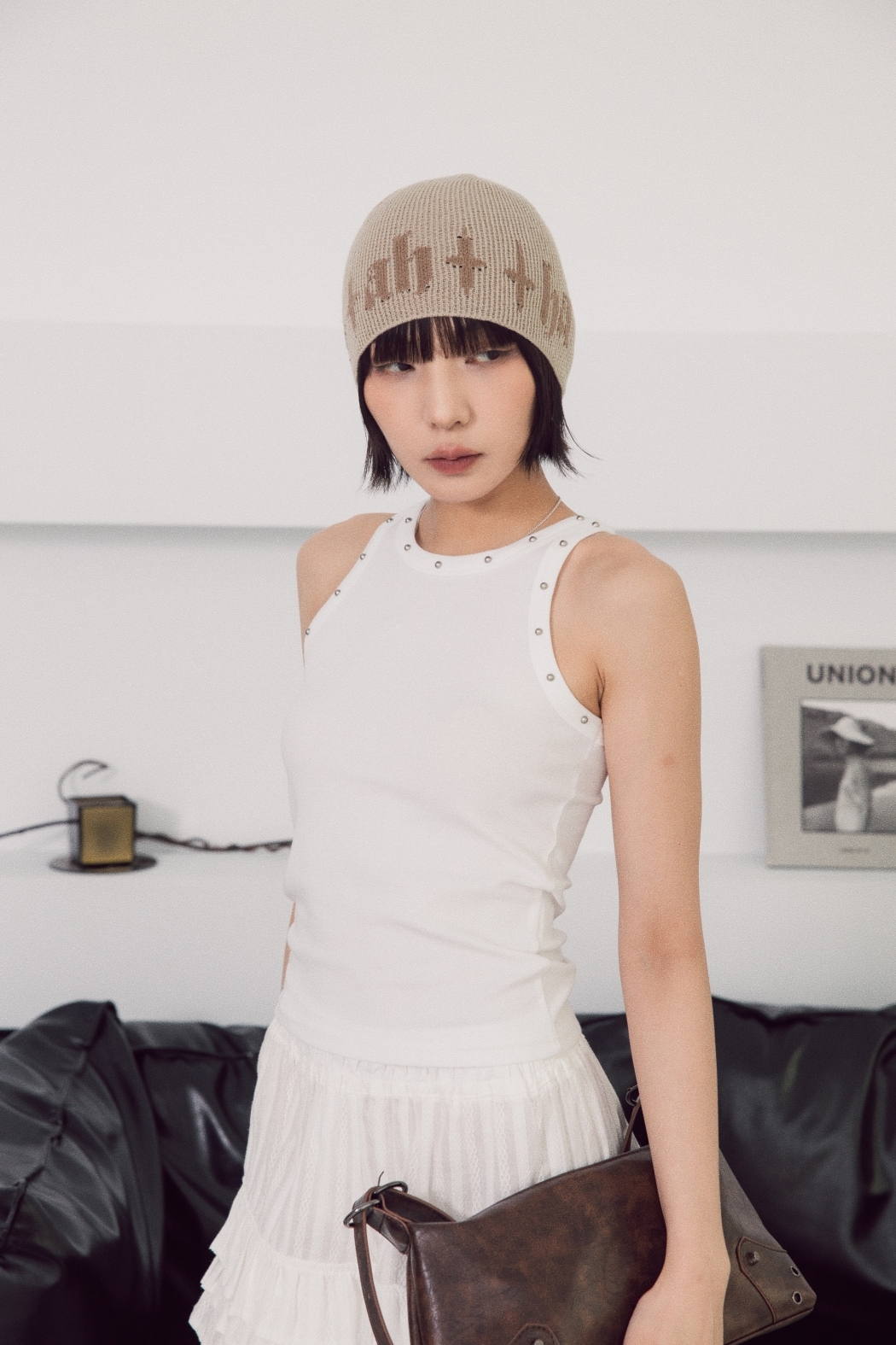 【穿拍樣品】鉚釘綴飾背心-白