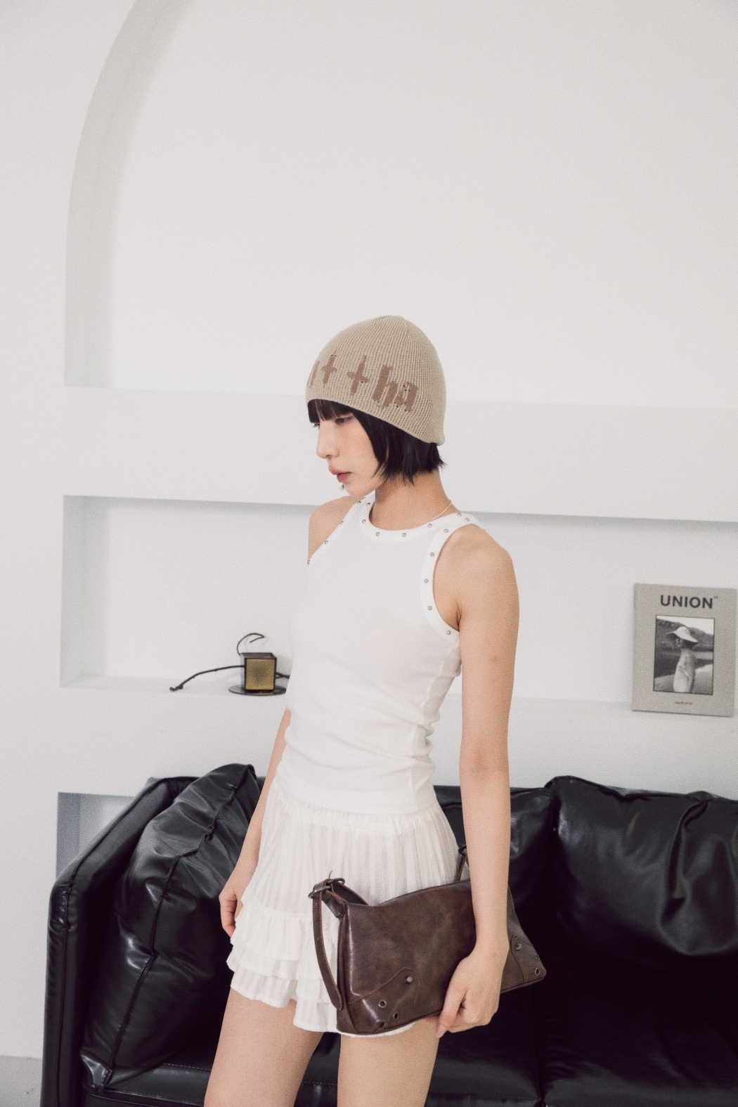 【穿拍樣品】鉚釘綴飾背心-白