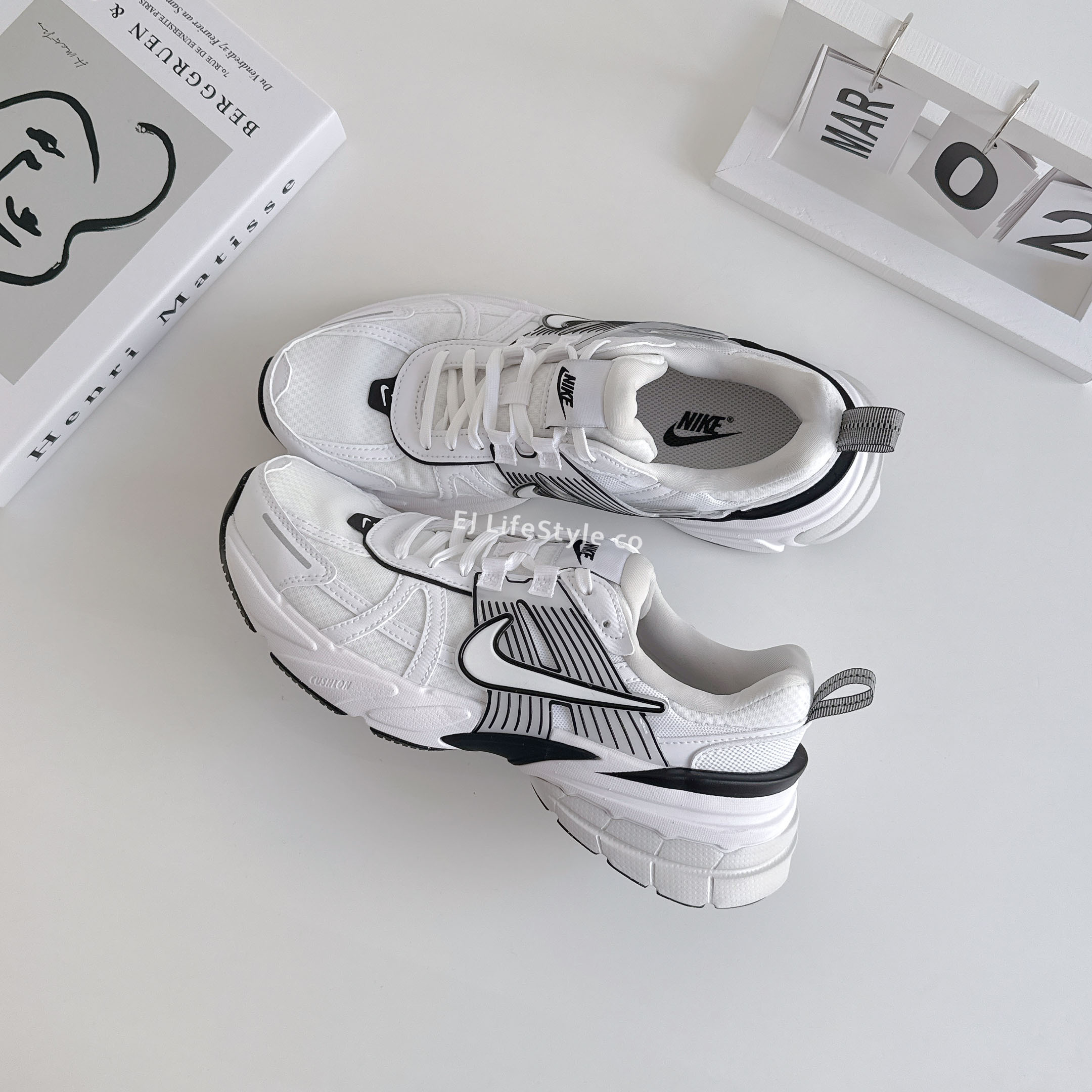 NIKE V2K RUN RUNTEKK 白黑 米灰 黑邊 復古 Y2K 女鞋 HF5342-100 / 調貨