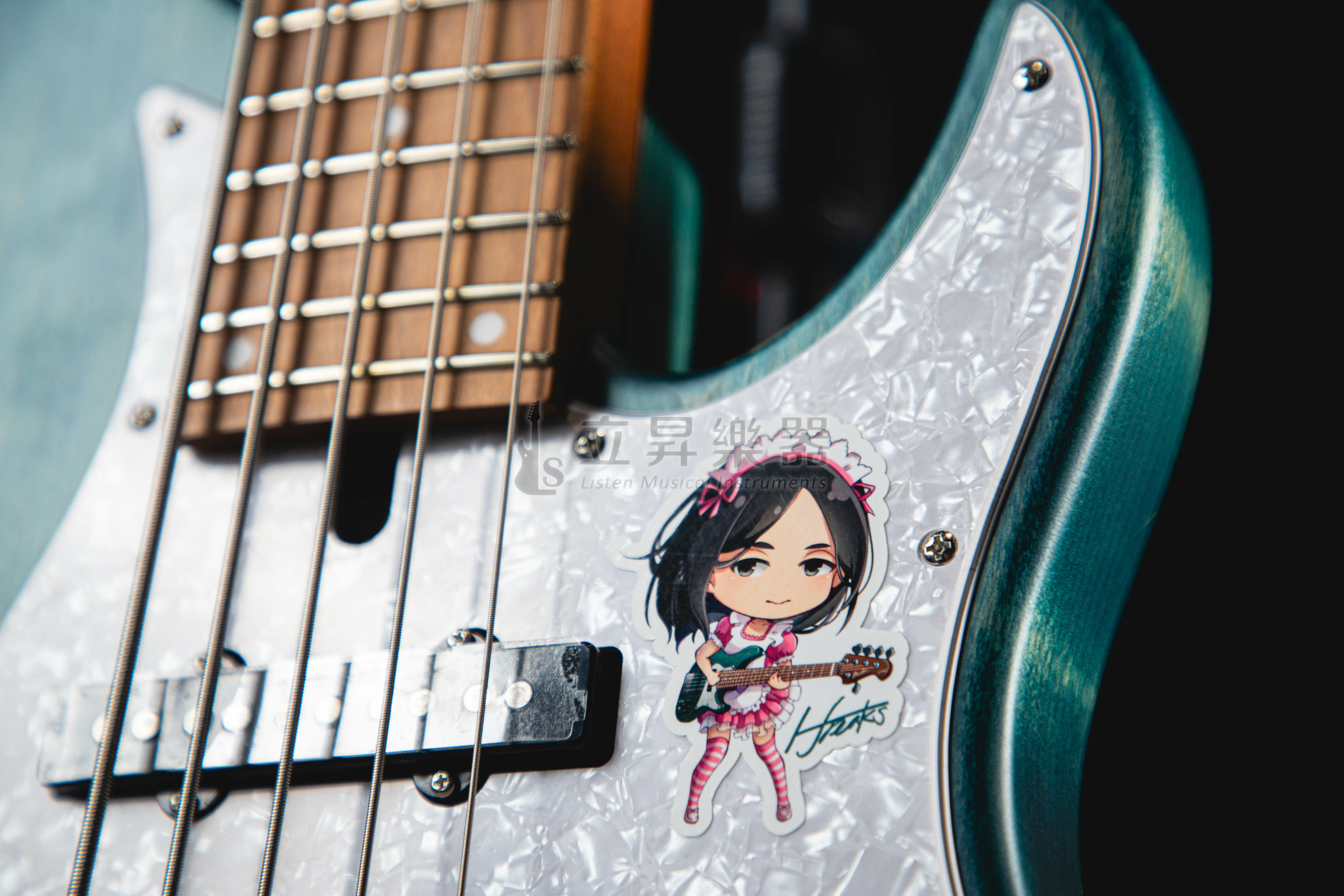 Bacchus WL524 H.J. Freaks 女僕大叔簽名 主動式 電貝斯 五弦 透木紋綠色/粉色 第 4 張圖片｜三峽吉他 / Bass