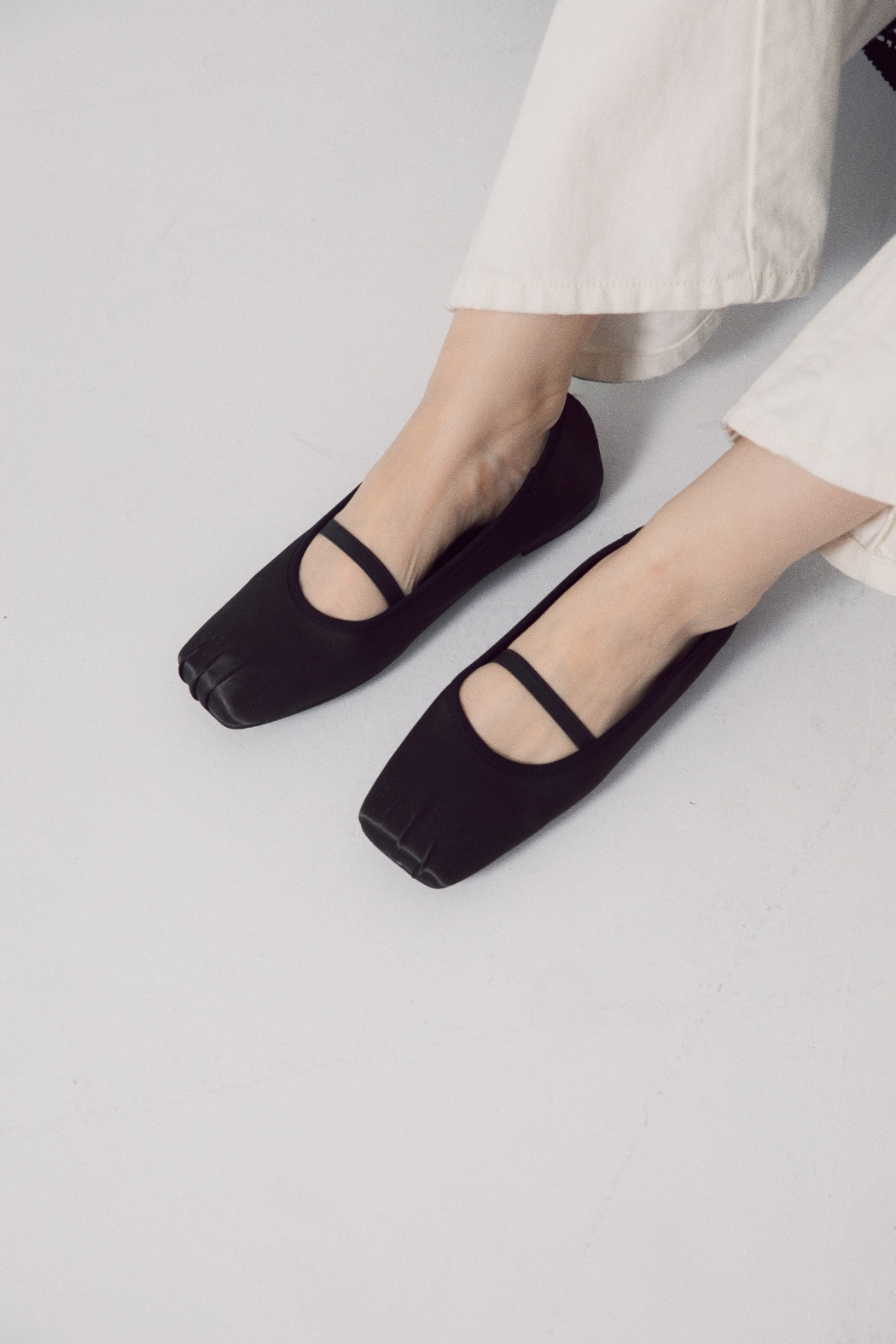 【穿拍樣品】質感鍛面芭蕾鞋-黑