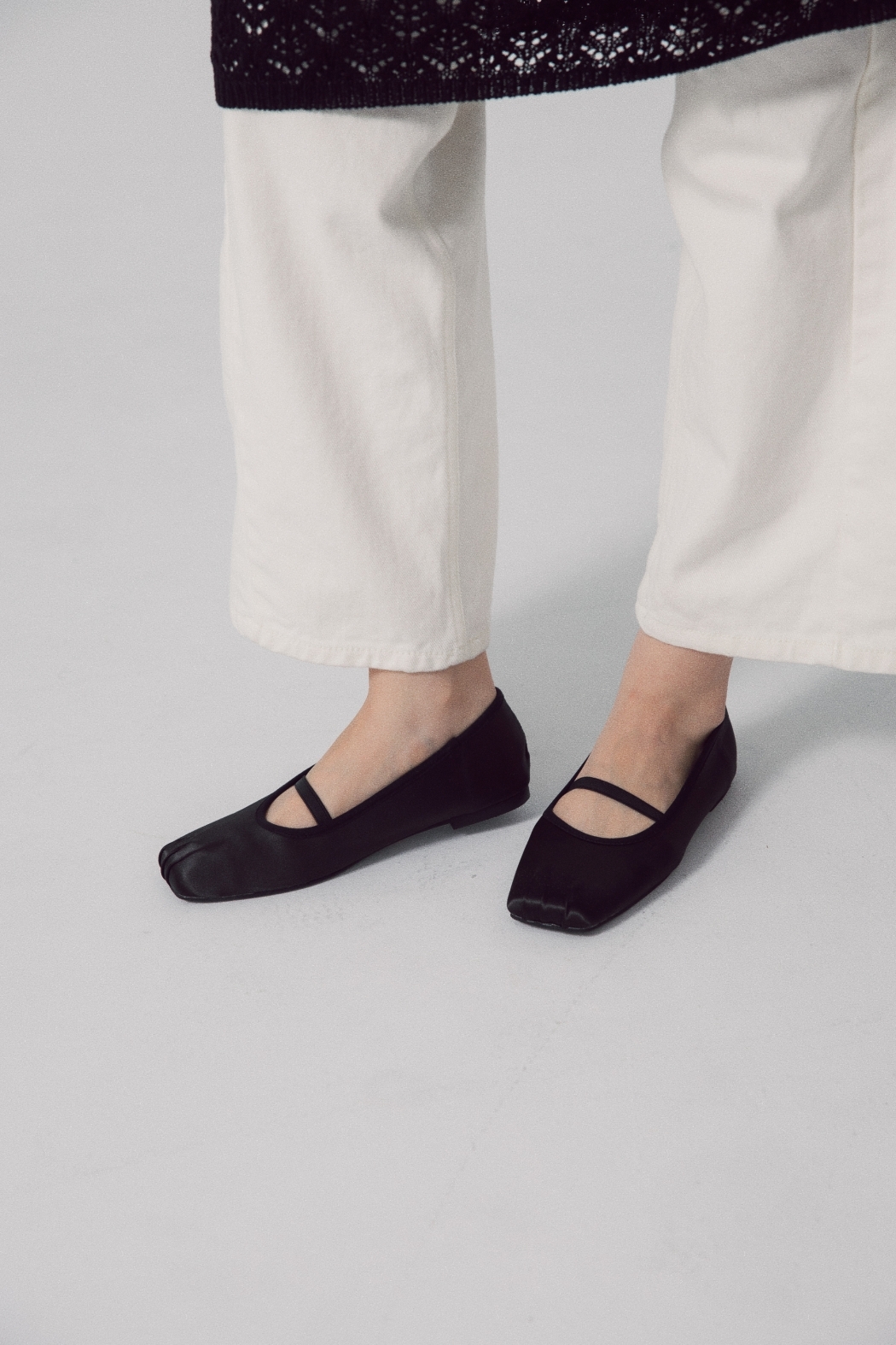 【穿拍樣品】質感鍛面芭蕾鞋-黑