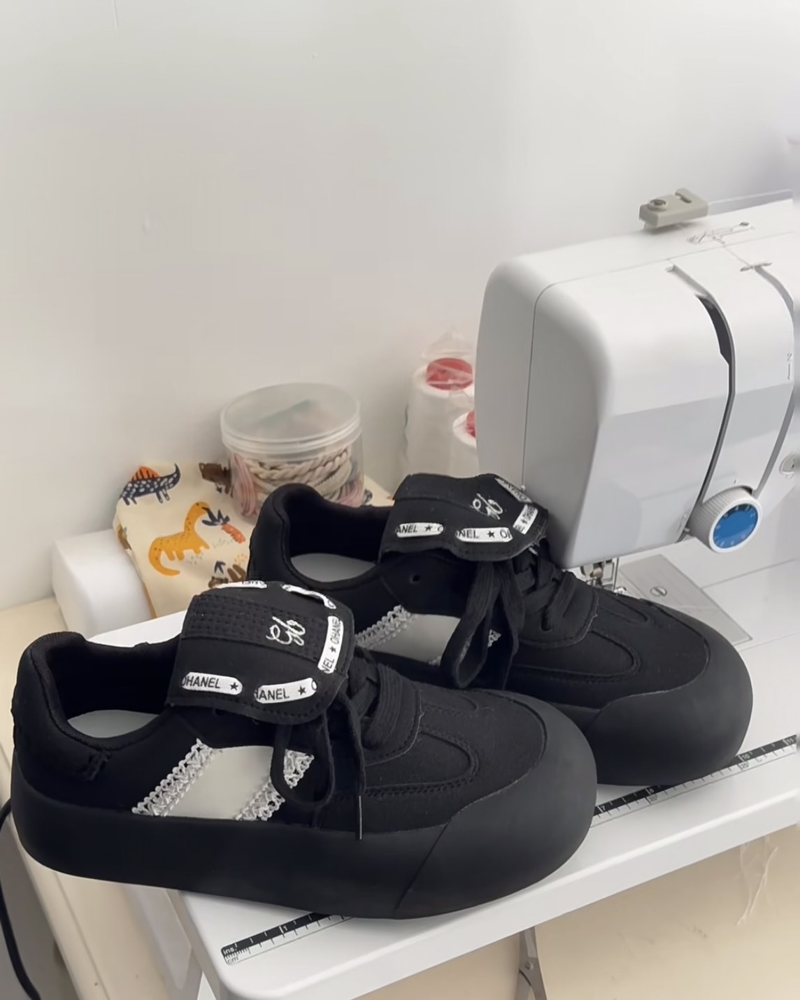 <白敬亭主理> Good bai DUM DUM 厚底 翻蓋 蓬蓬鞋 黑