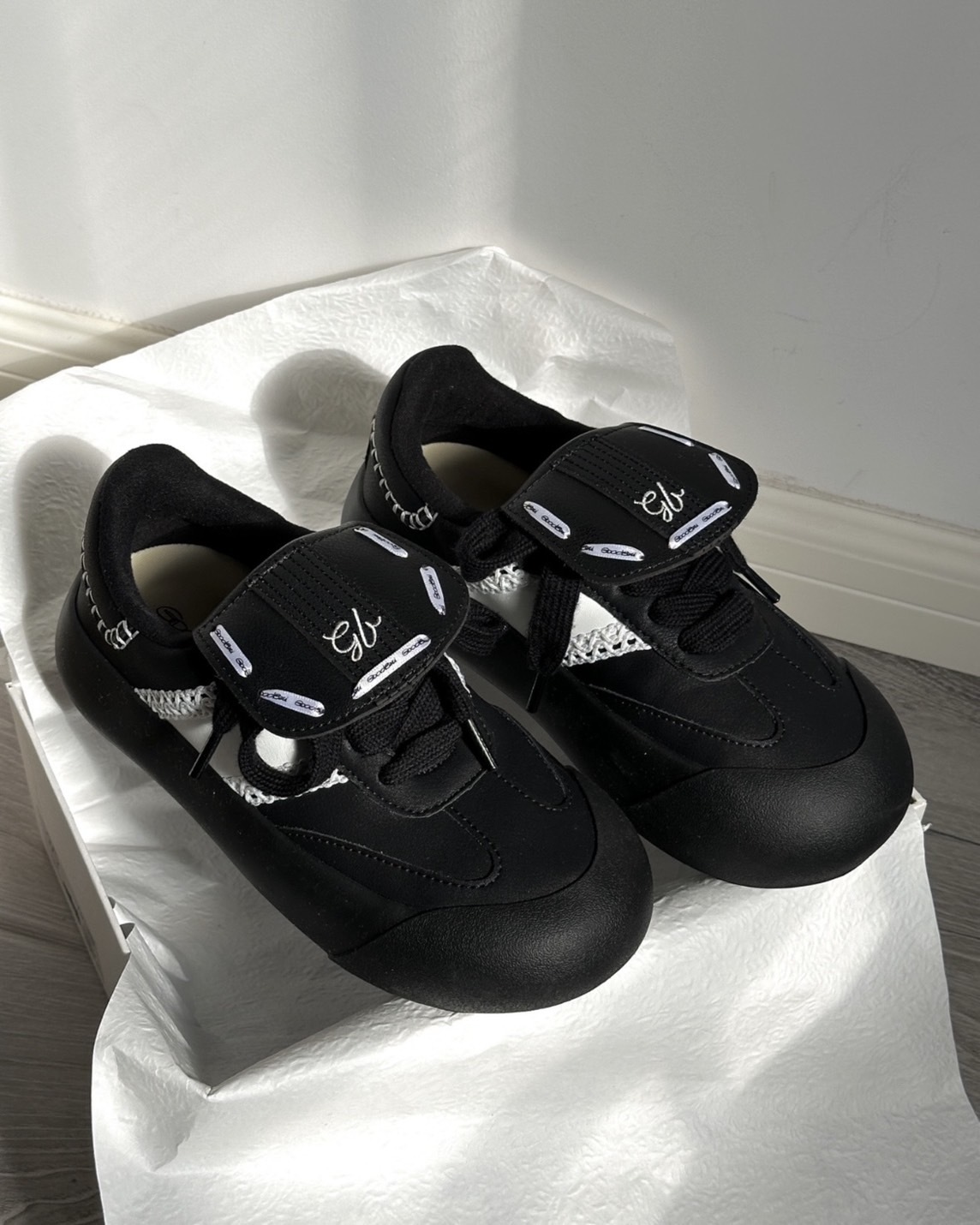 <白敬亭主理> Good bai DUM DUM 厚底 翻蓋 蓬蓬鞋 黑