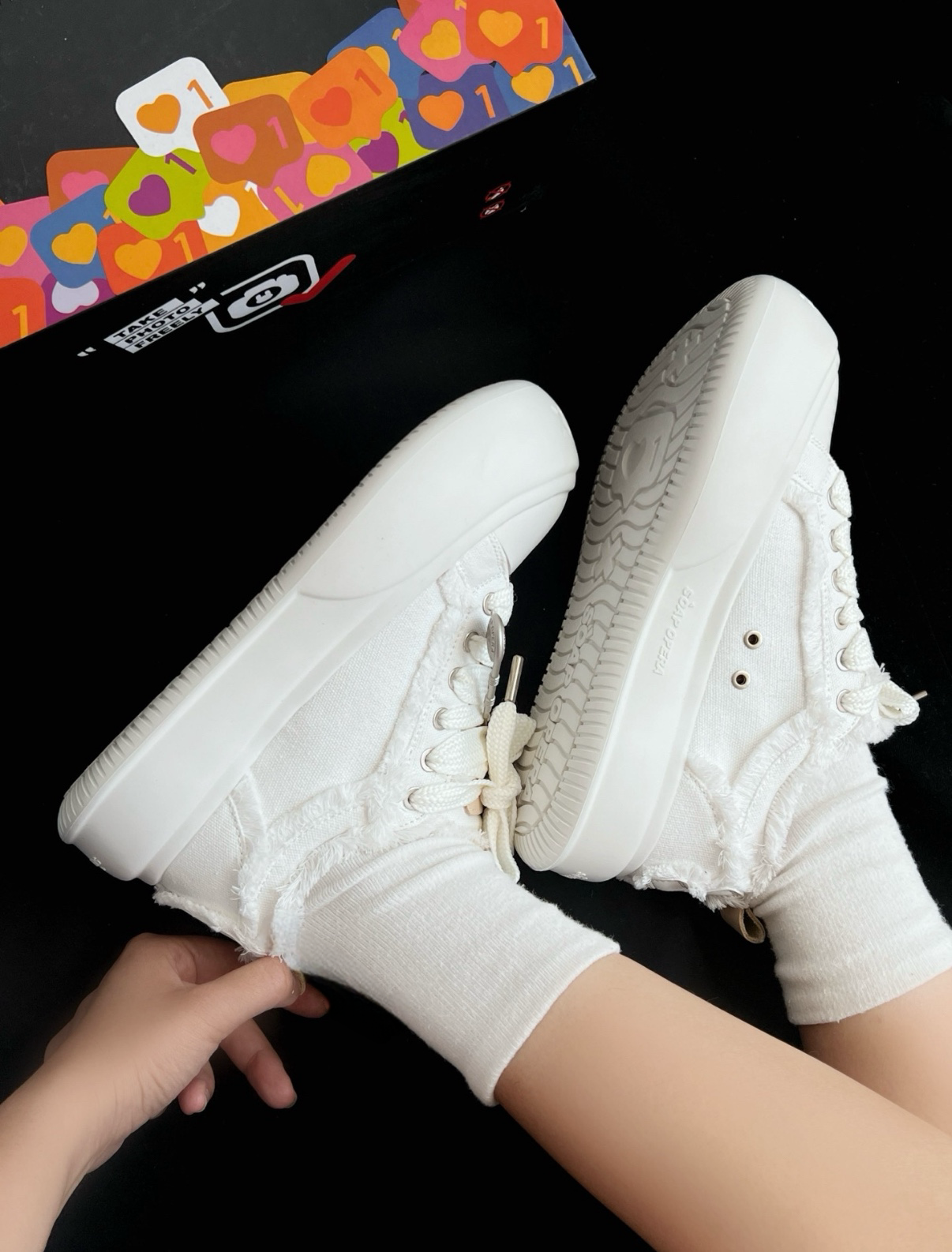 SOAP OPERA 解構開口笑大頭鞋 泡泡鞋 全白 厚底 寬鞋帶 不修邊 別針 笑臉 帆布鞋 大頭鞋/預購