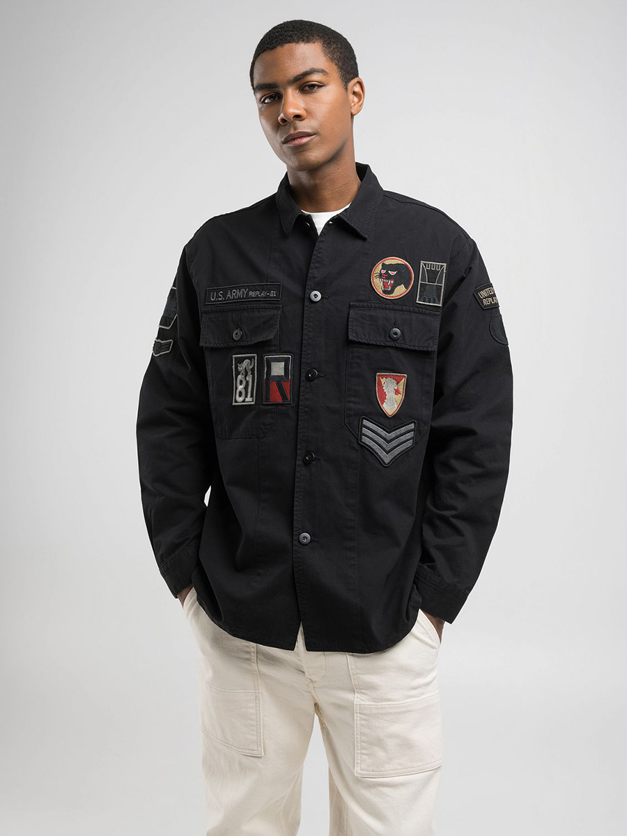 黑色軍風刺繡布章薄外套