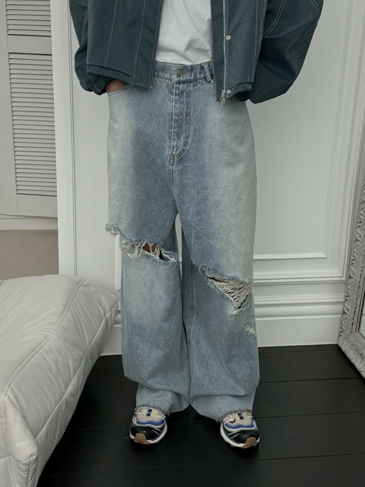 洗水破洞鬆身牛仔褲 OUR ROOM-044P