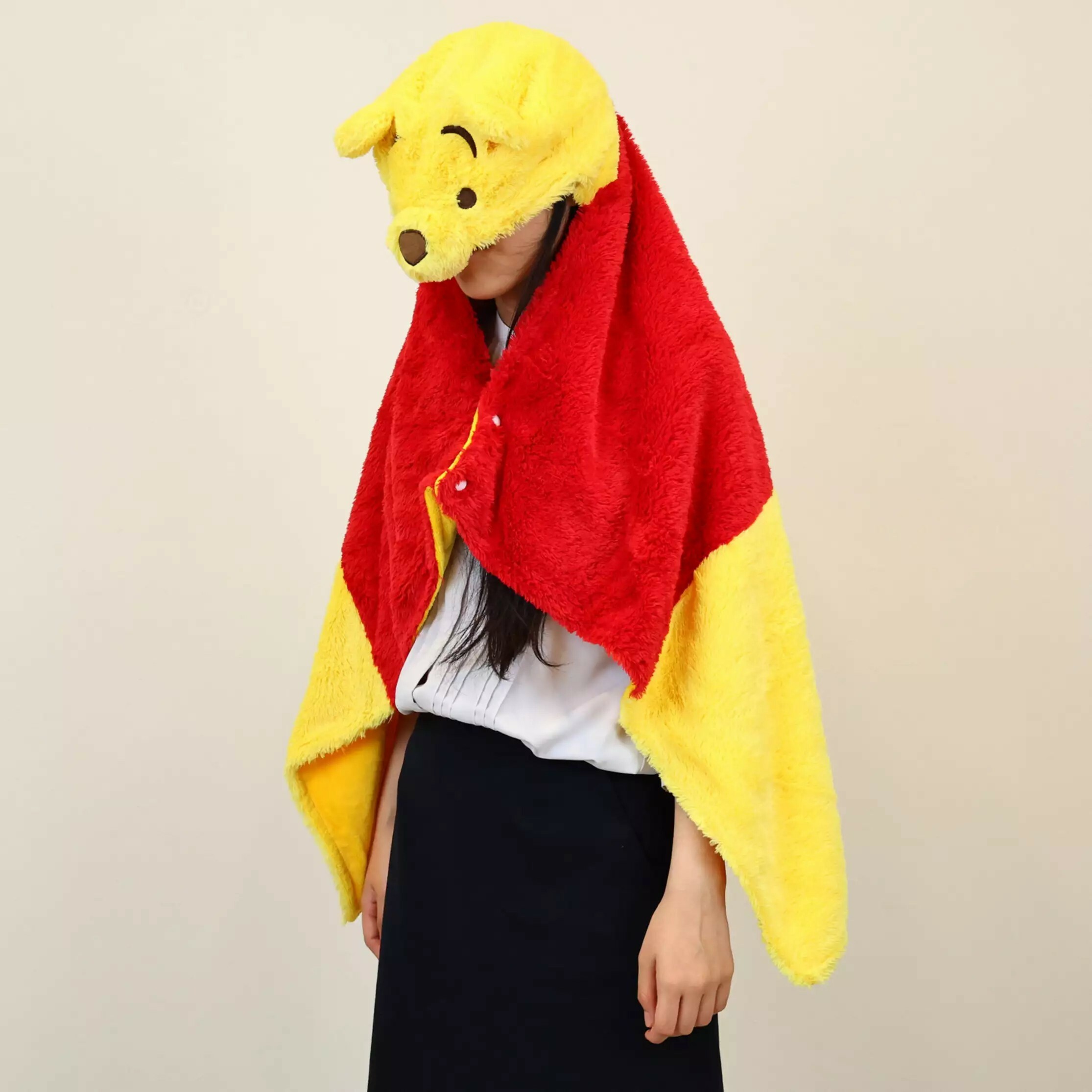 【現貨】小熊維尼 毛茸茸 連帽 毛毯 披肩 斗篷70x110cm