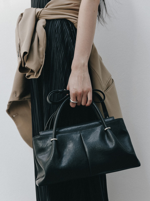 Atelier de LUMEN Anneau Flap Bag
