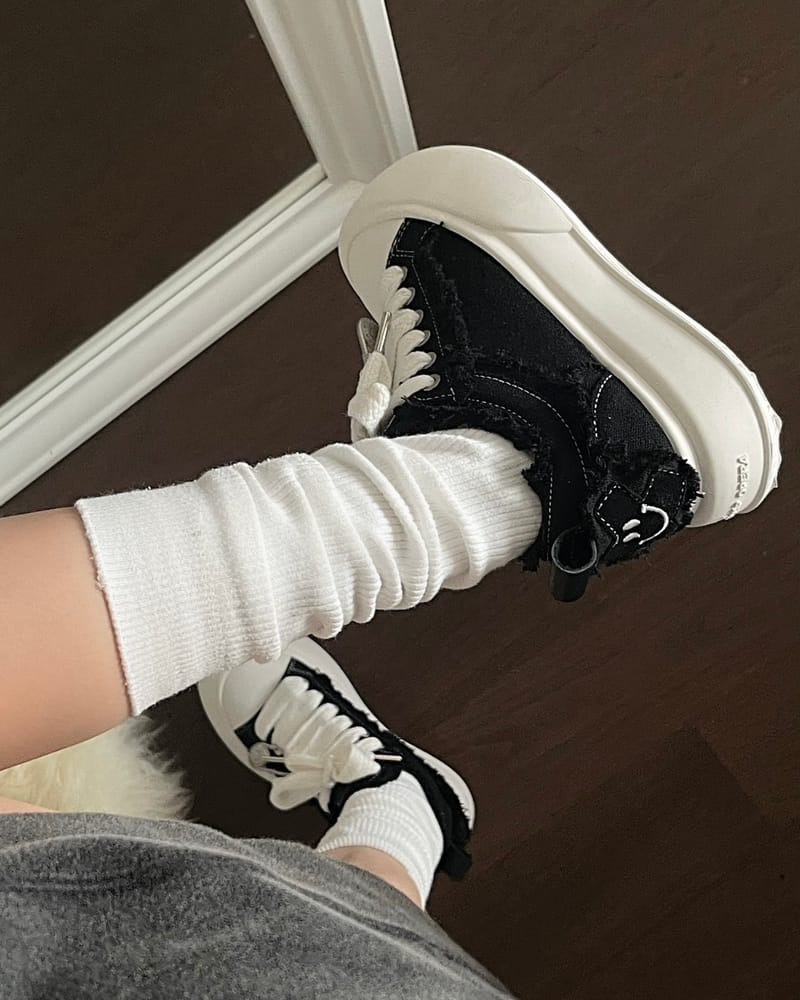 SOAP OPERA 大頭鞋 解構 開口笑 不修邊 厚底 黑白