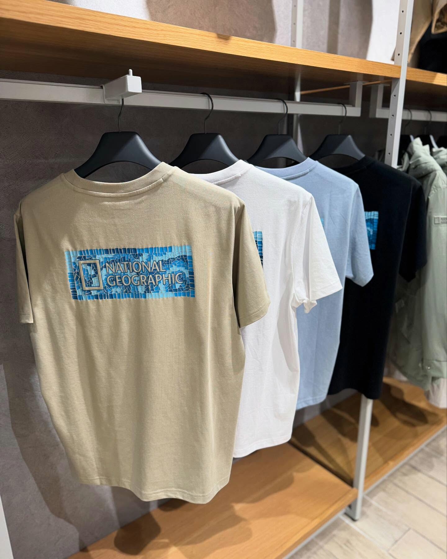 【代購】NATIONAL GEOGRAPHIC 國家地理 Mantela Back Yellow Logo 短袖 N252UTS040