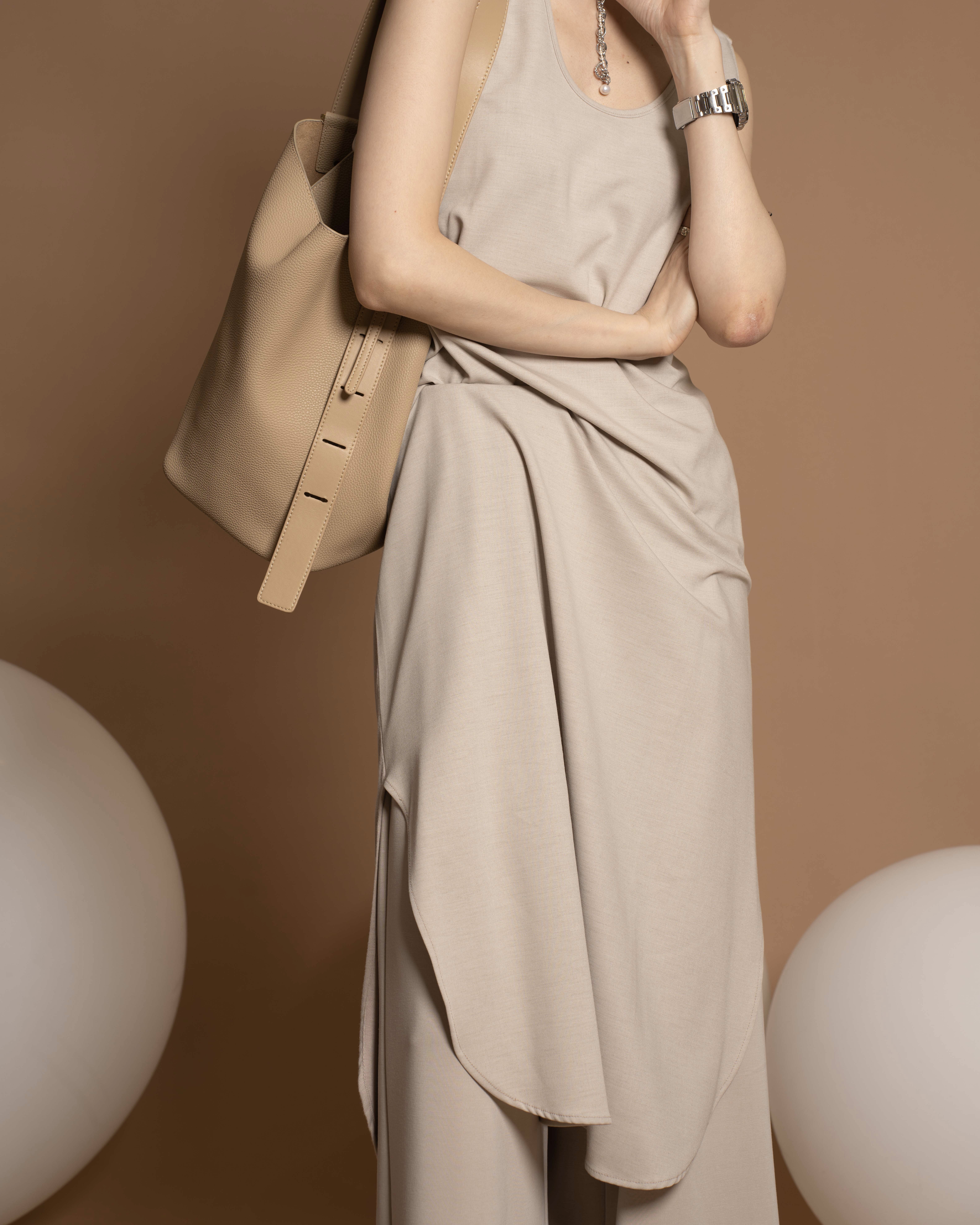 韓國前後異材腰窩洞洞長版衣/2色均碼/米灰