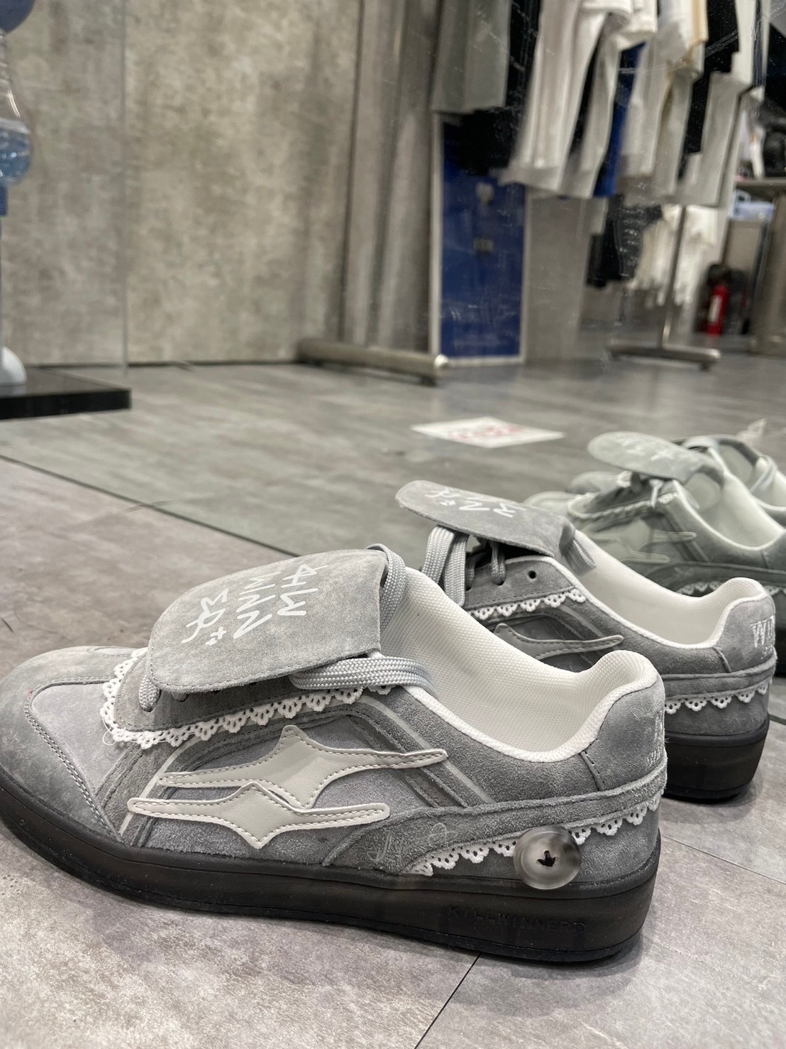 KILLWINNER 灰色 蕾絲 德訓鞋