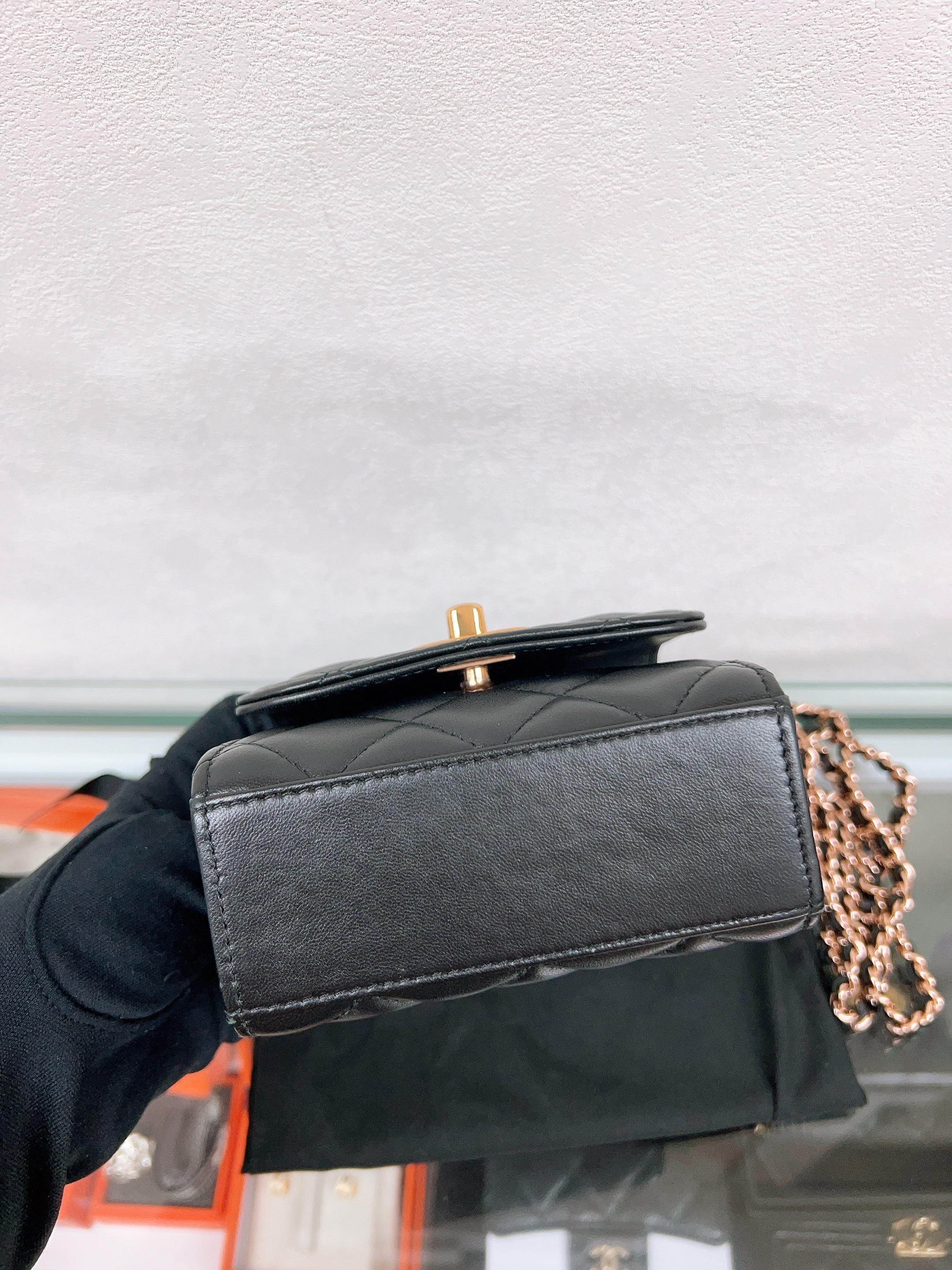 Chanel trendy cc mini square vanity (black/ rose gold)