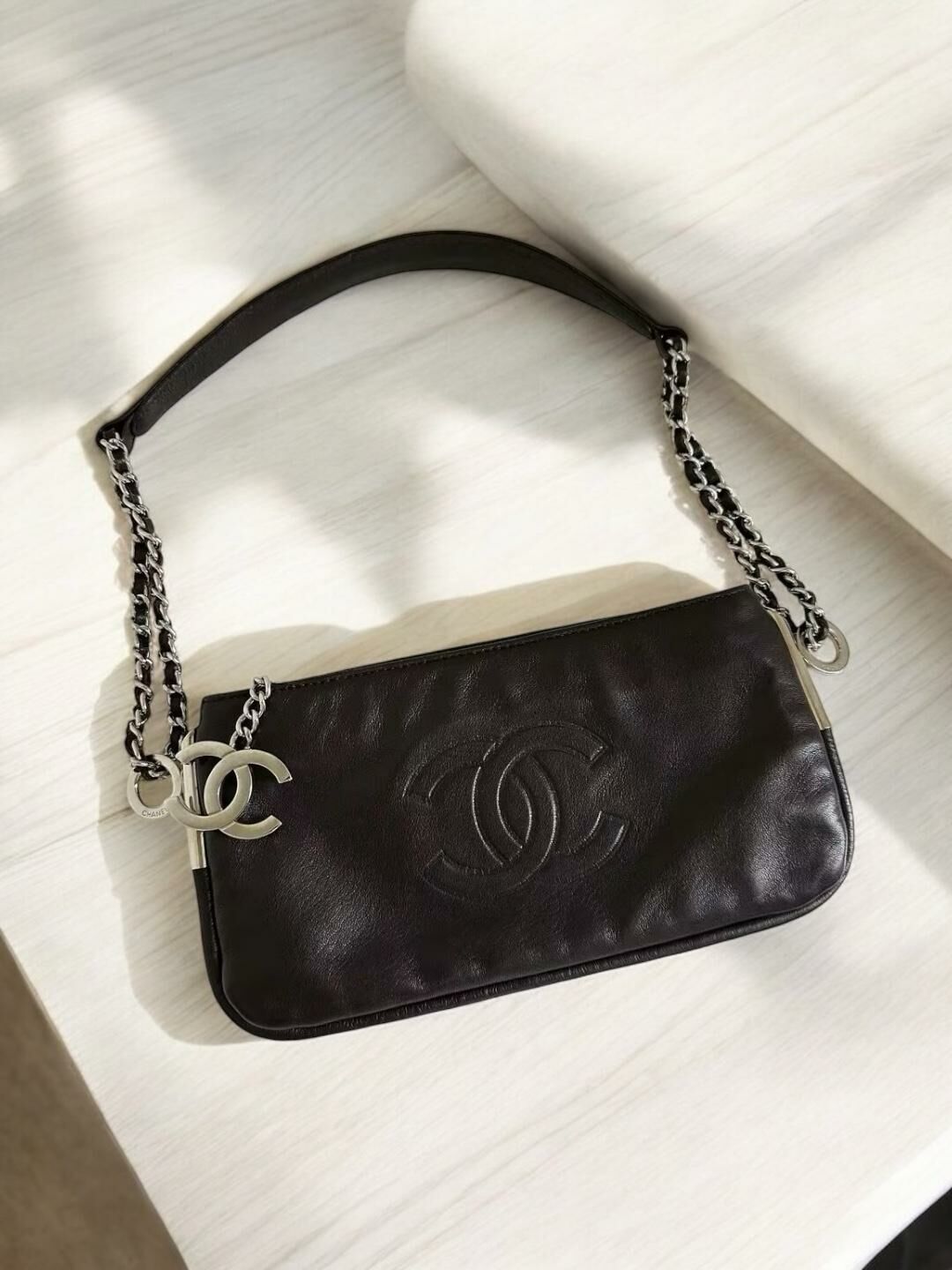 Chanel 吊墜銀桿中古小提袋