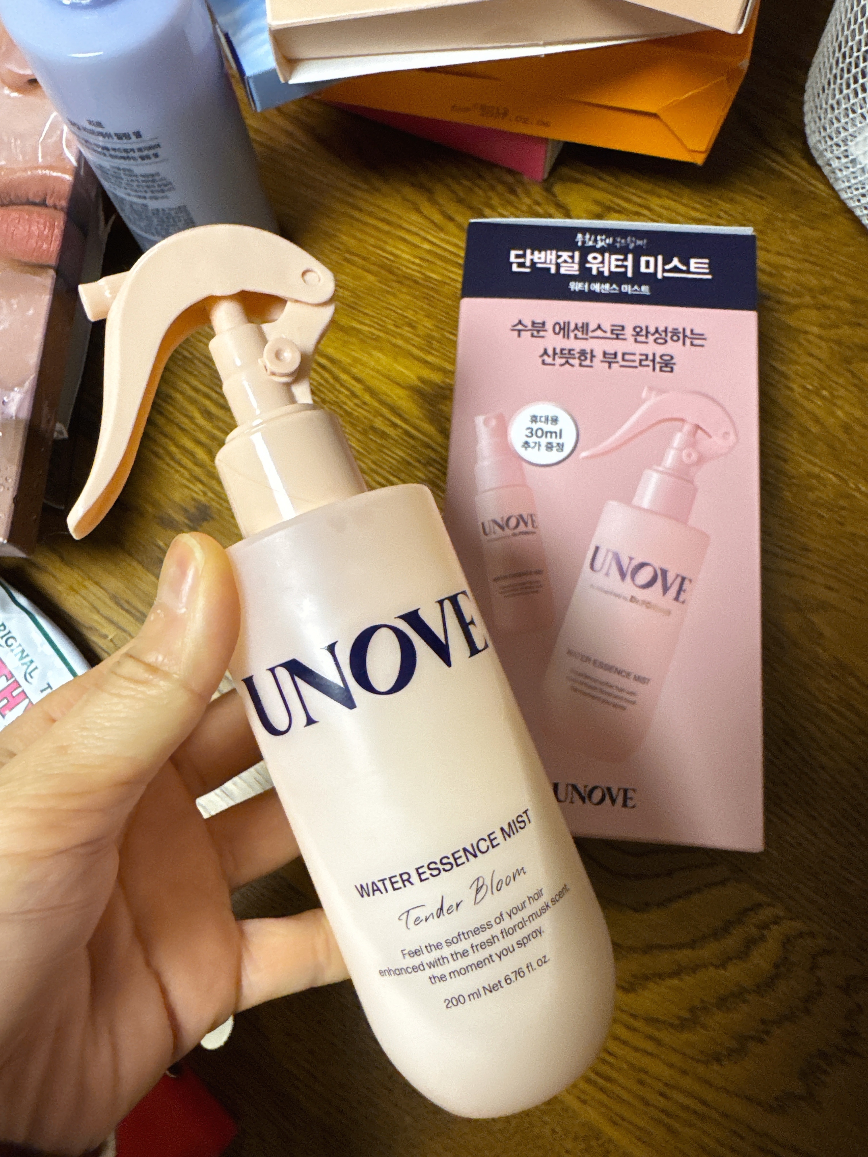 【UNOVE】 蛋白質去毛躁清香水精華噴霧WATER ESSENCE MIST 【200ml+30ml】