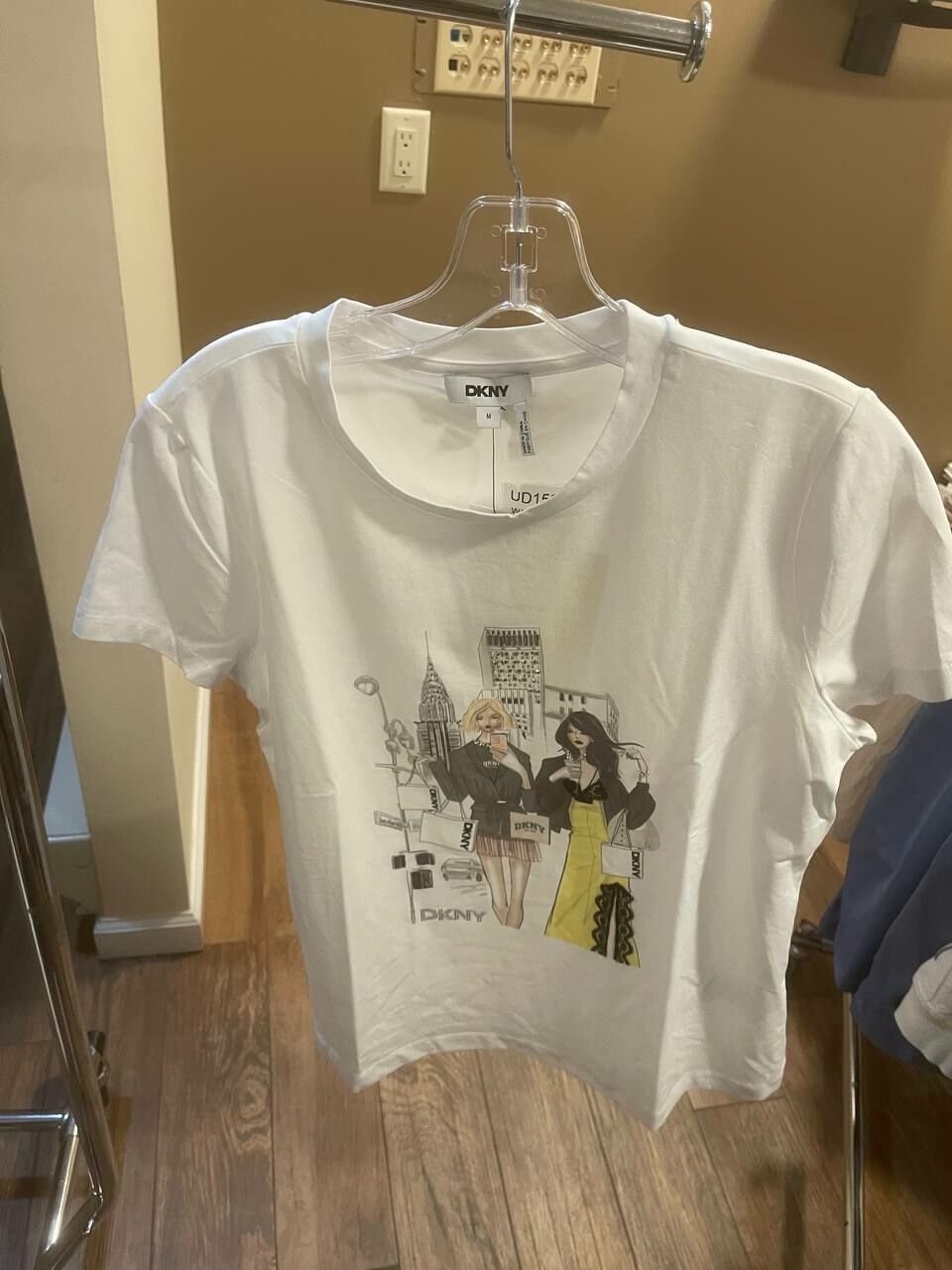 [U] DKNY WHITE WOMENS T-SHIRT S/S CHR CONVERSATIONAL, P51HVWNA-WHT (UD1594)