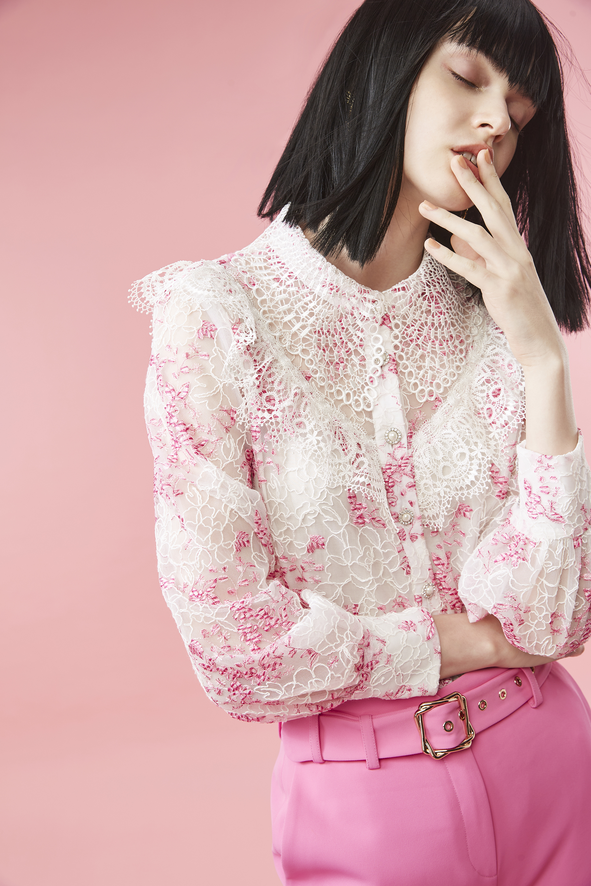 BB1AA007A1 法式莊園立體水溶絲繡花領片荷葉衫 (高訂款)