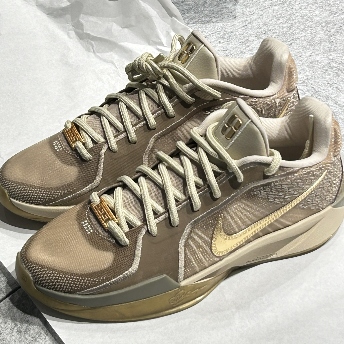 Nike Sabrina 2 "Stronger Than Gold" EP 冠軍金 卡其 莎賓納 實戰籃球鞋