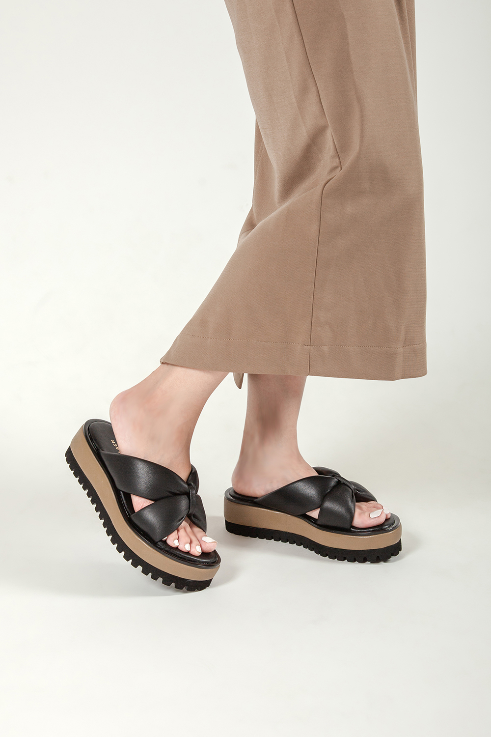 Geisha 澎澎厚底涼拖鞋