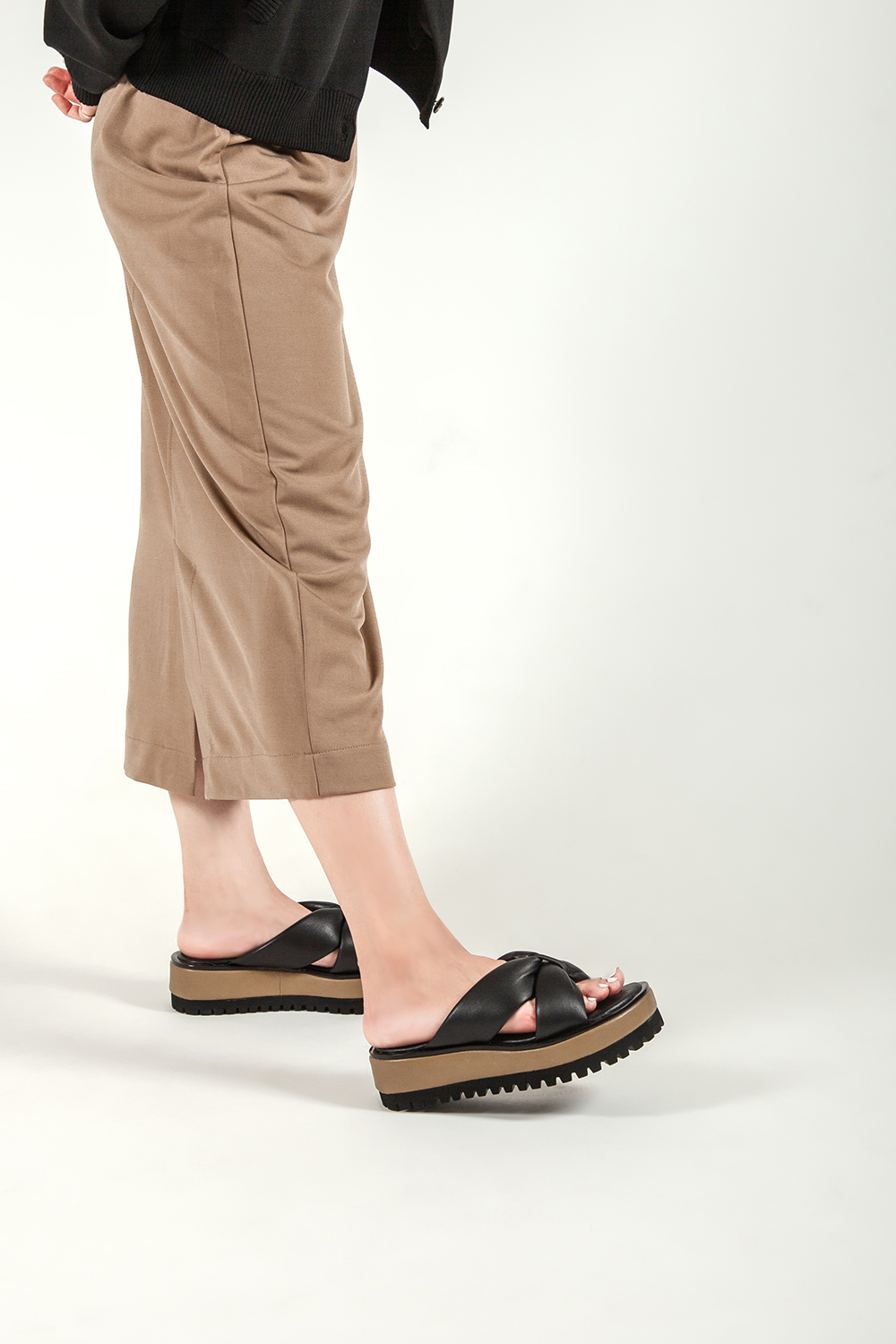 Geisha 澎澎厚底涼拖鞋