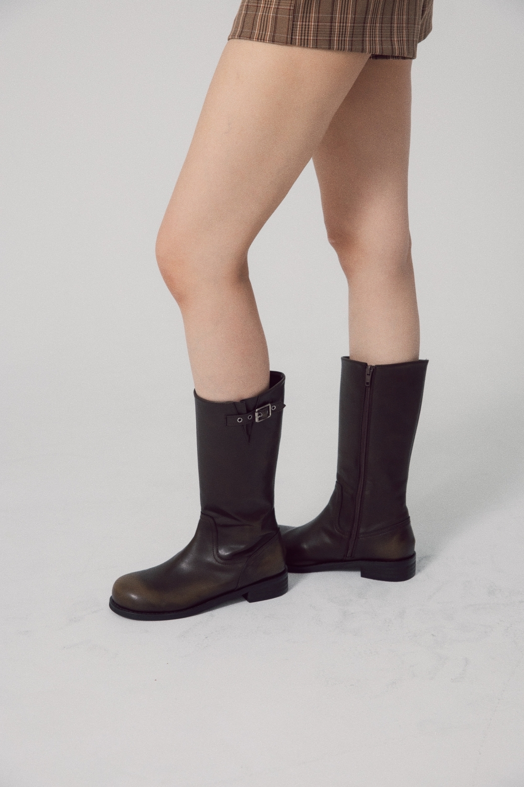 【穿拍樣品】復古側釦圓頭長靴