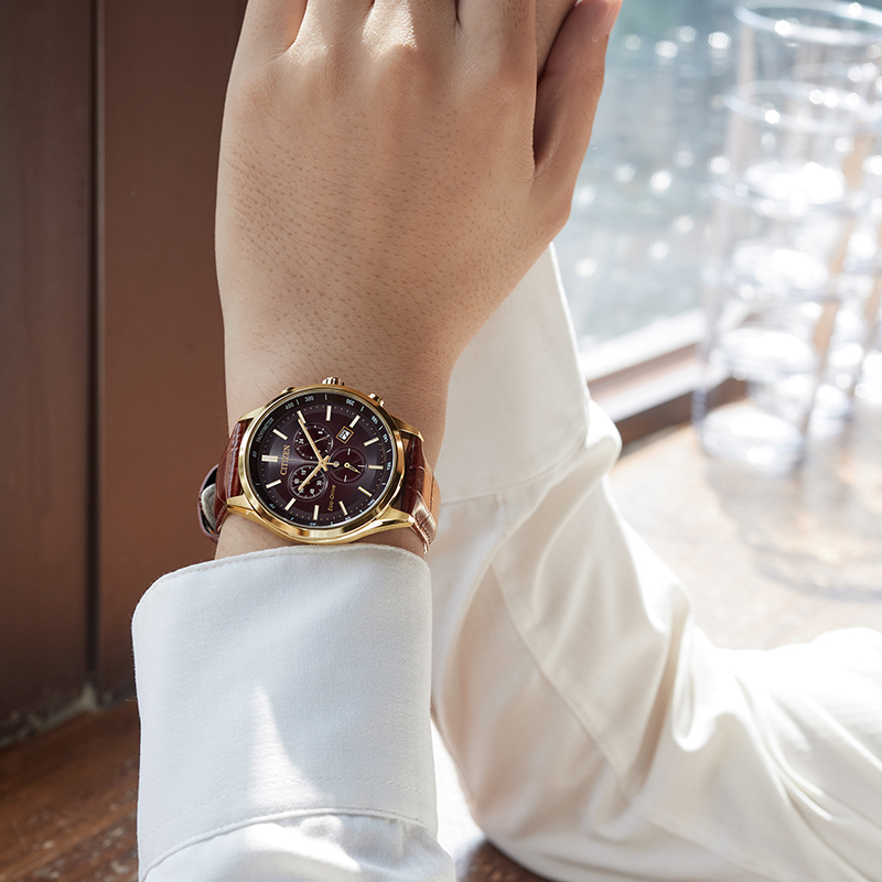 萬年鐘錶 - Citizen 星辰錶   亞洲限定玫瑰金框咖啡面盤三眼光動能皮革錶帶男錶 AT2573-07X  錶徑42MM