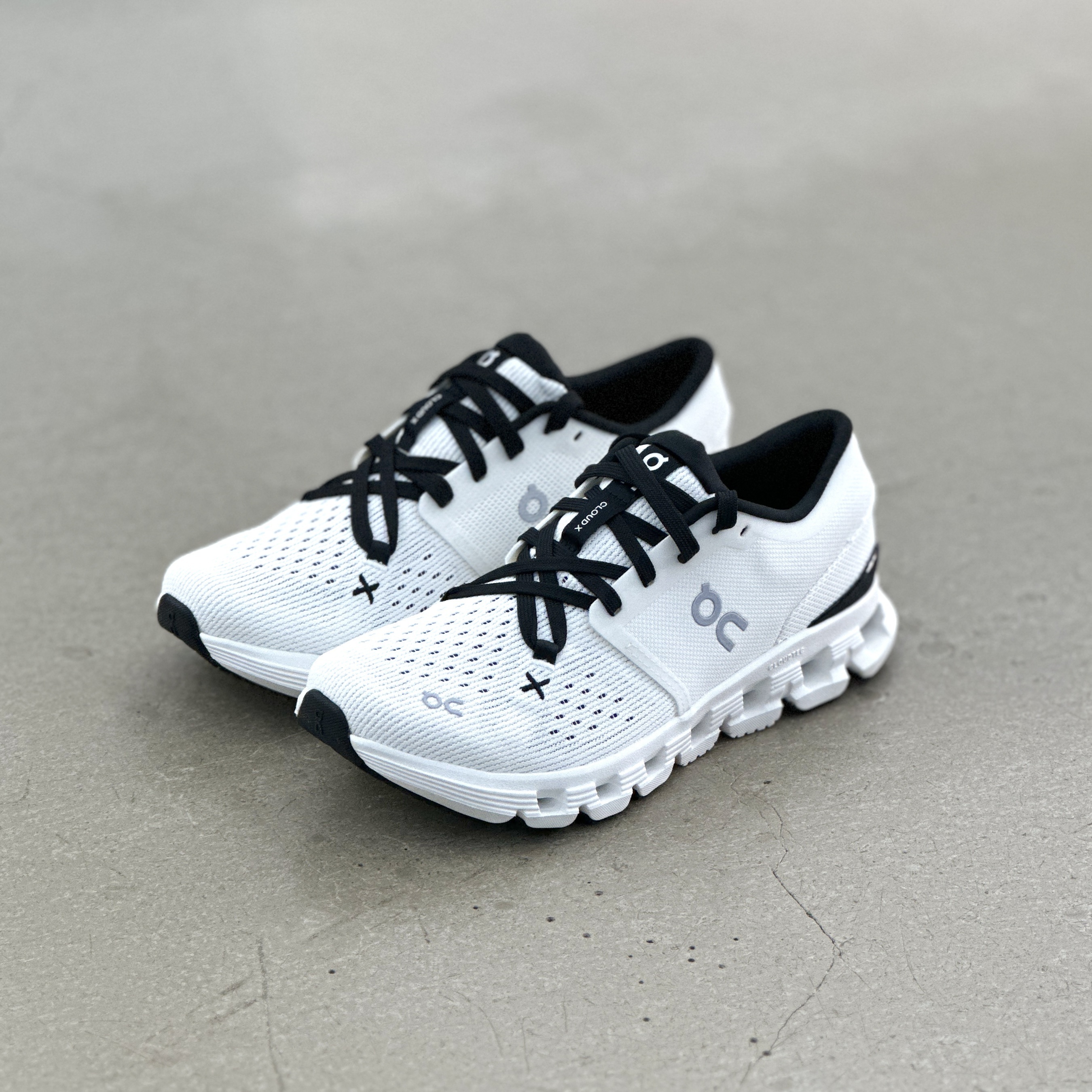 ON Cloud X 4 Ivory Black Women |  3WE30070791