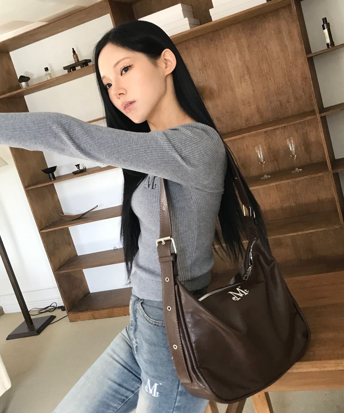 ★MUCENT★ Port Double Wrinkle Leather Shoulder Bag Unisex 2 MUCENT) POT DOUBLE WRINKLE LEATHER SHOULDER BAG UNISEX