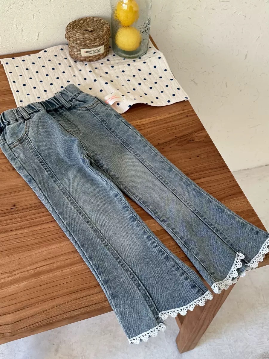 蕾絲開杈喇叭牛仔褲