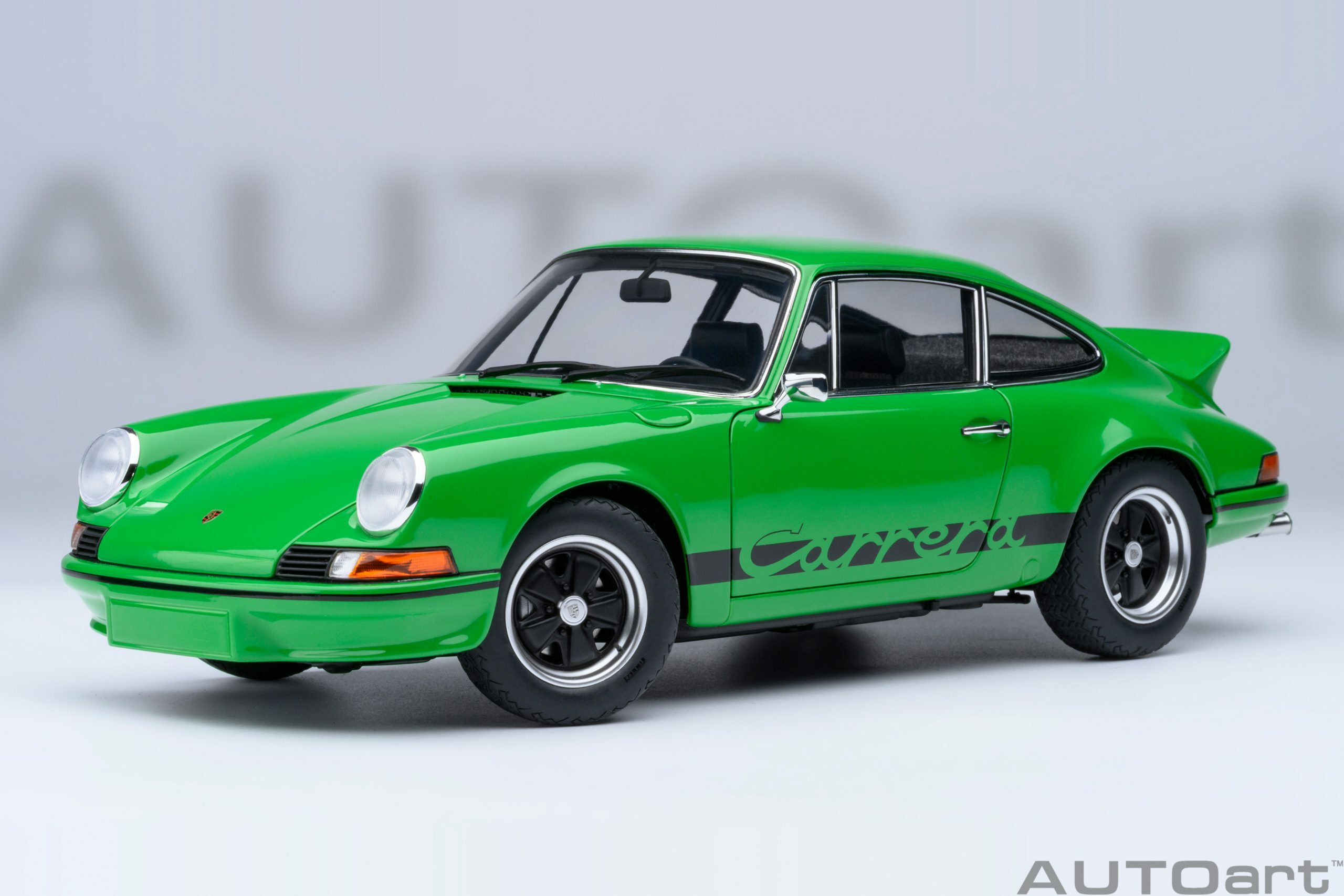 預訂 (訂金$300) (預訂價$1440) :1/18 AUTOART Porsche 911 Carrera 2.7 RS (Viper Green with Black stripes) (78034)