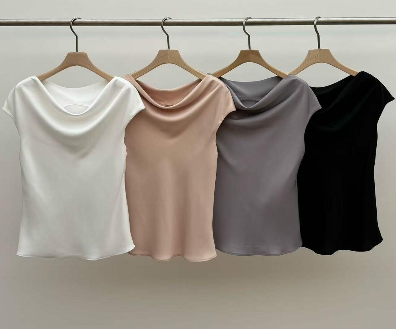 JU4027 高質感絲滑短袖上衣  *特價* (優惠碼同充值購物金不適用)