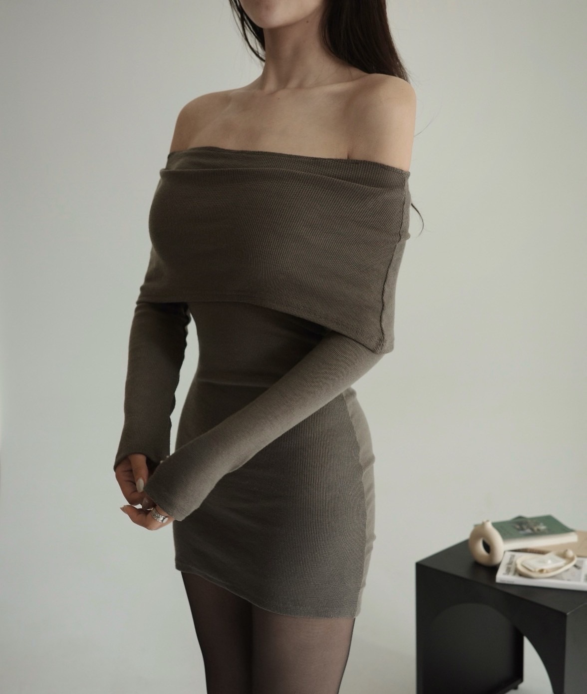 法式露肩一字領短洋裝