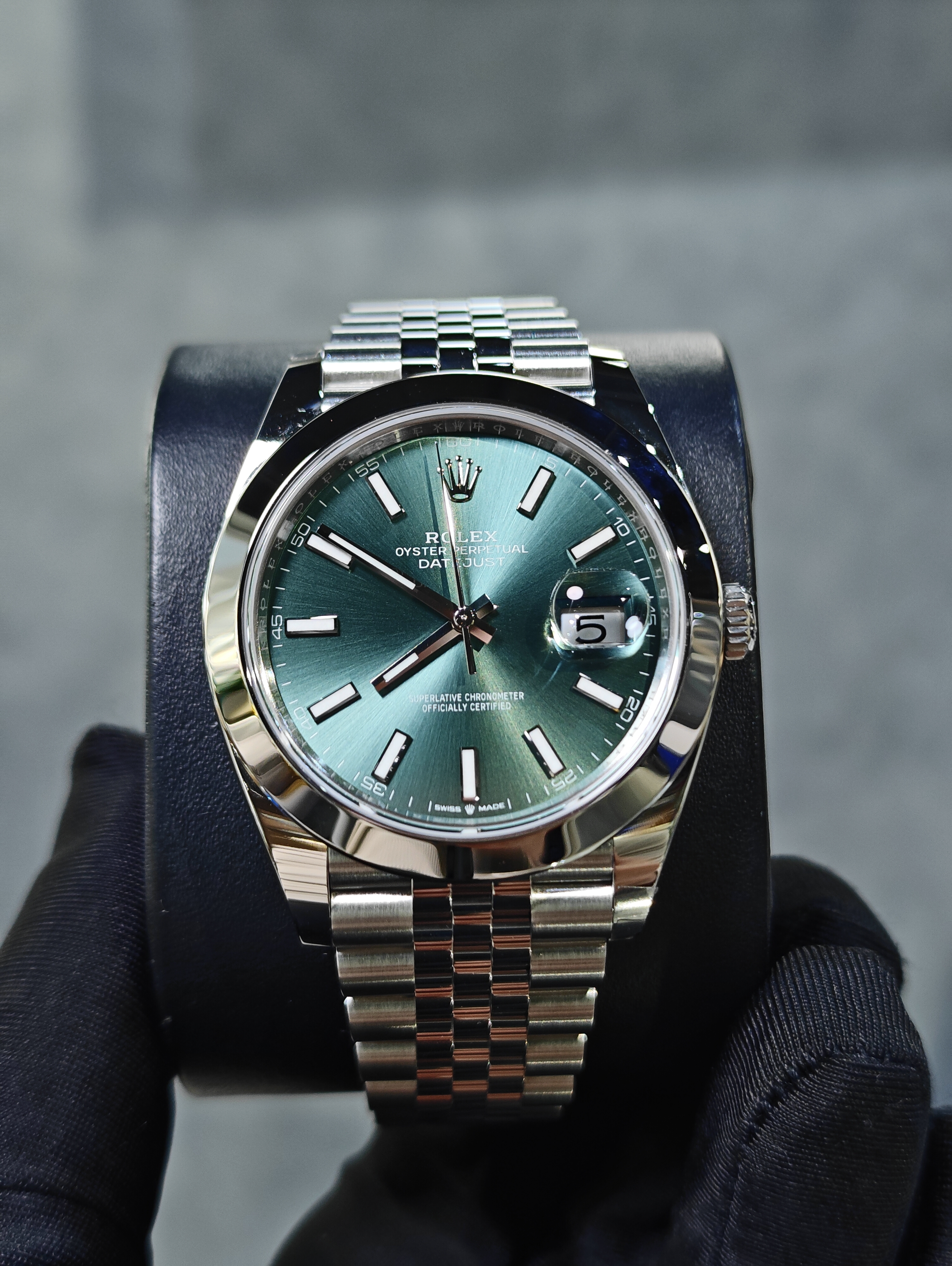 BRAND NEW ROLEX 126300 MINT GREEN DIAL DATEJUST STAINLESS STEEL JUBILEE 41MM