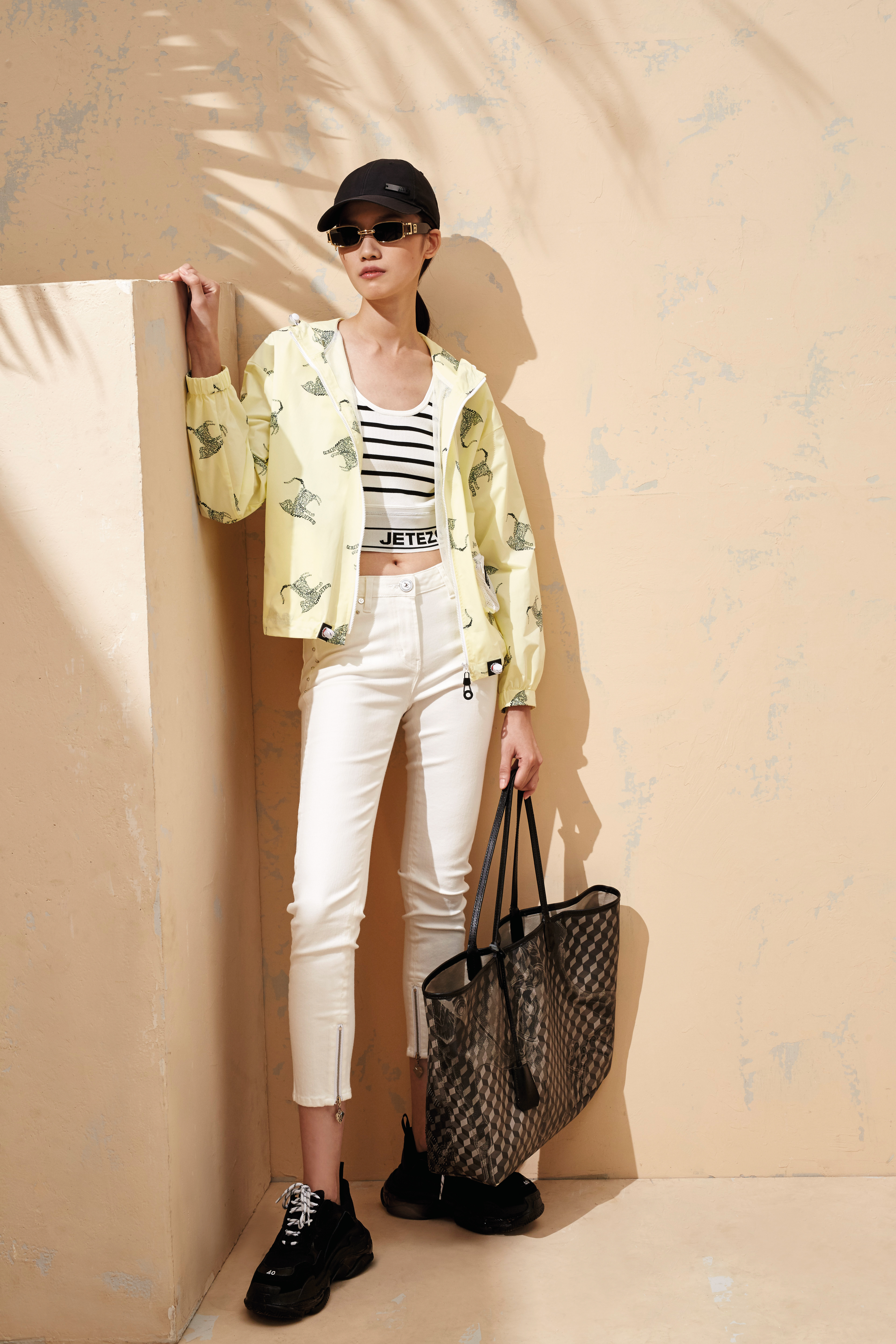 BB1EC213F1 線條馬甲背心 (2色)