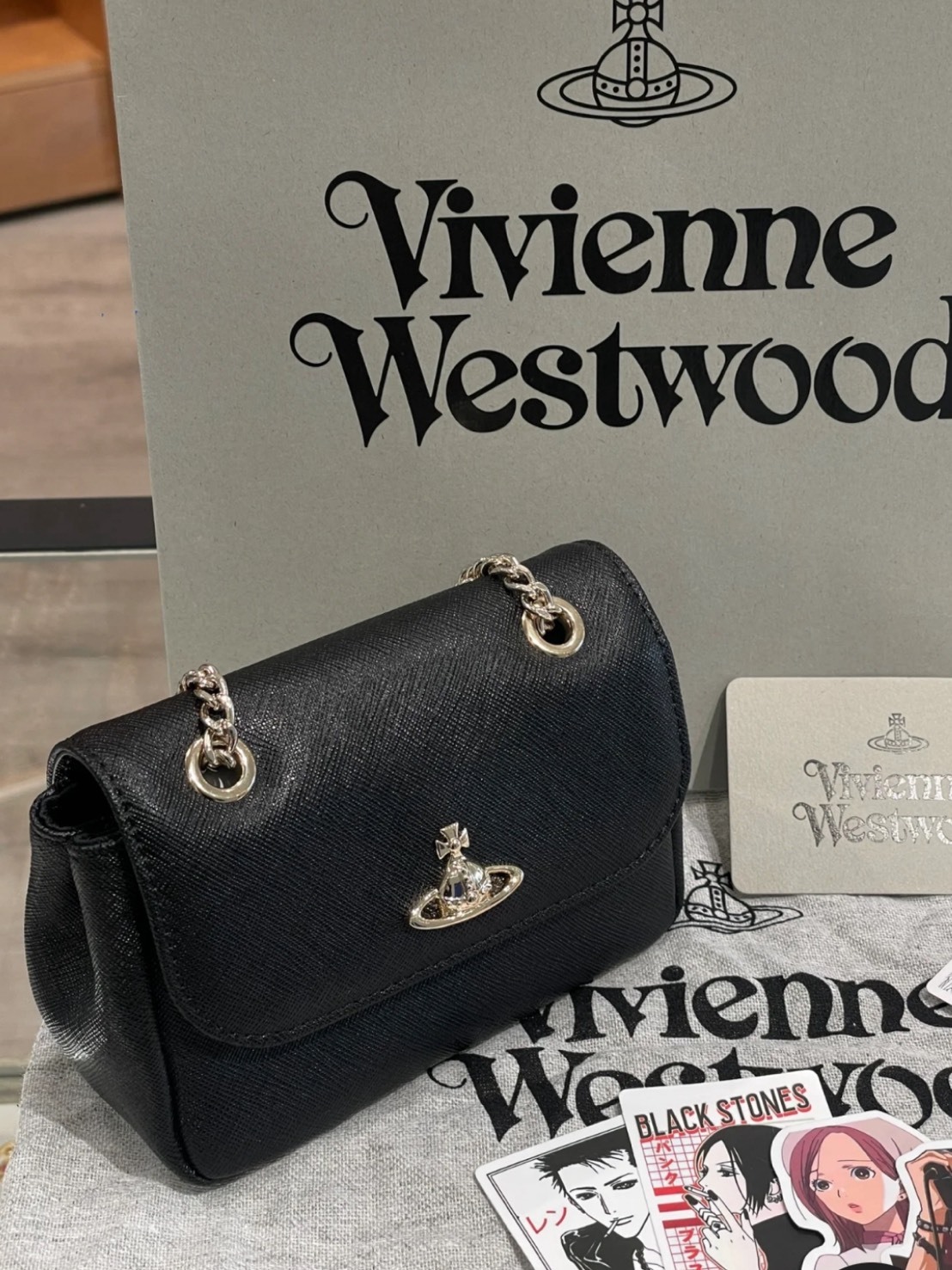 VIVIENNE WESTWOOD 西太后 金色土星 LOGO 黑色