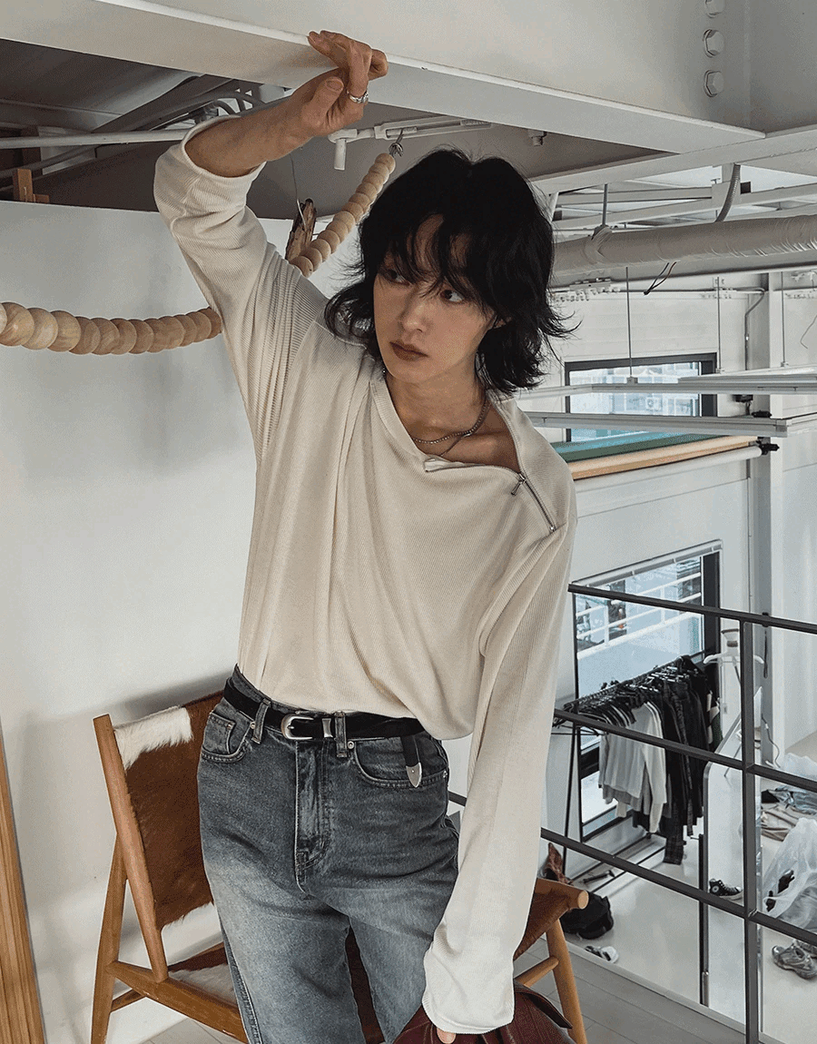 斜拉鍊亨利領長袖上衣