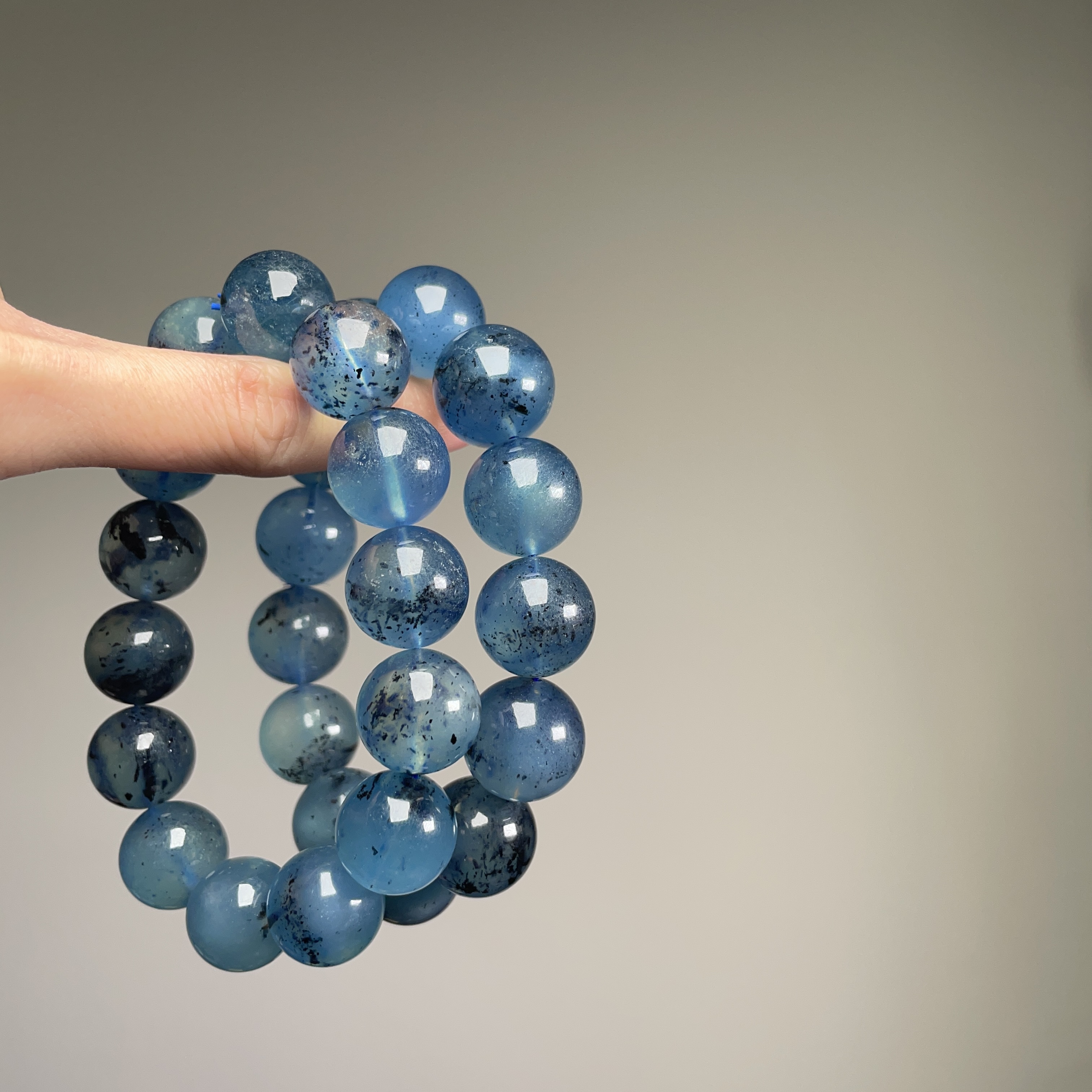 湛藍螢光 · 海藍寶共生黑碧