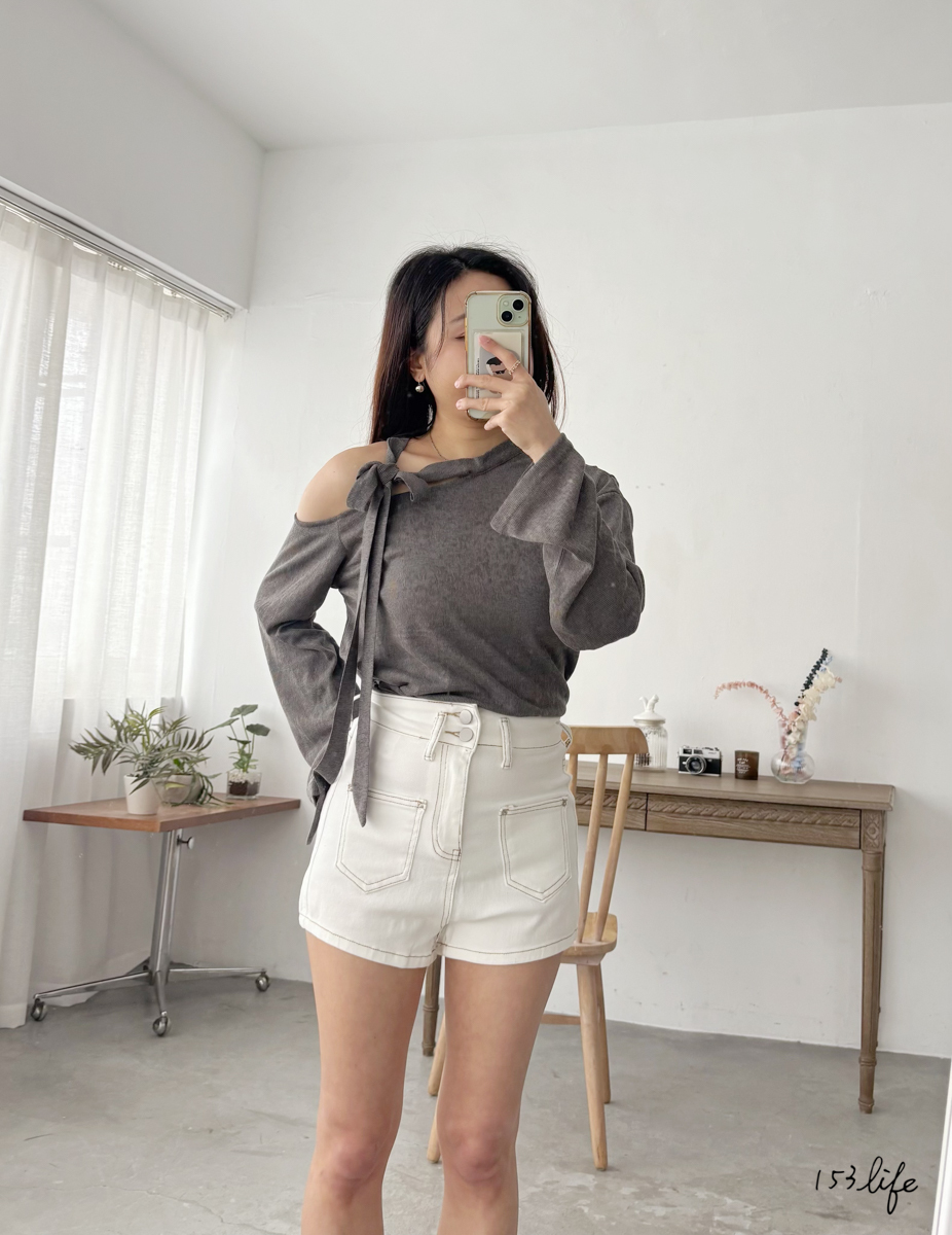 |現貨|微透膚氣質掛脖斜肩上衣(2色)