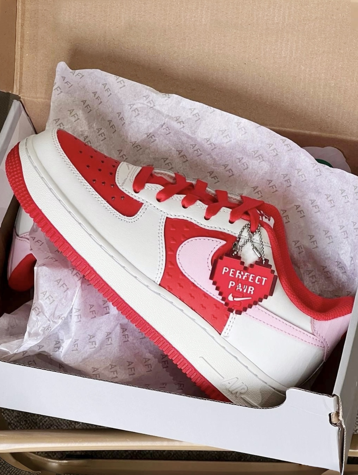Nike Air Force 1 AF1 情人節限定 白紅色 粉色 愛心 皮革 積木 大童款 HV5165-121/預購
