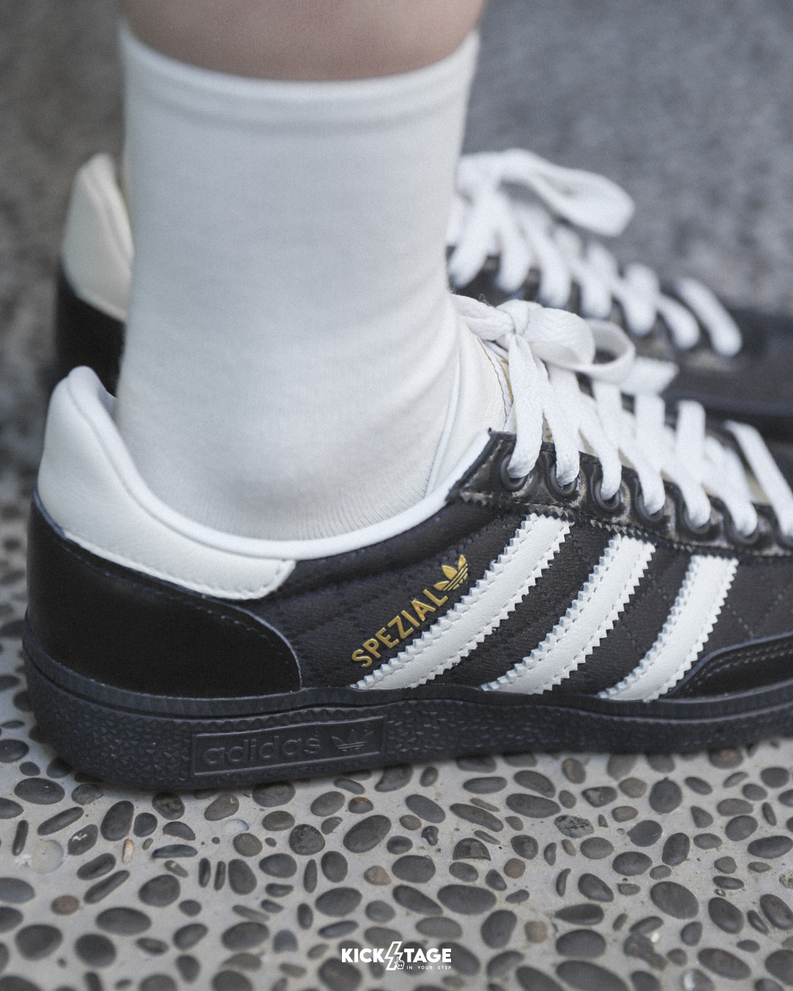 <連線代購商品>ADIDAS HANDBALL SPEZIAL 小香風 黑菱格紋 休閒鞋 運動鞋【JP5669】