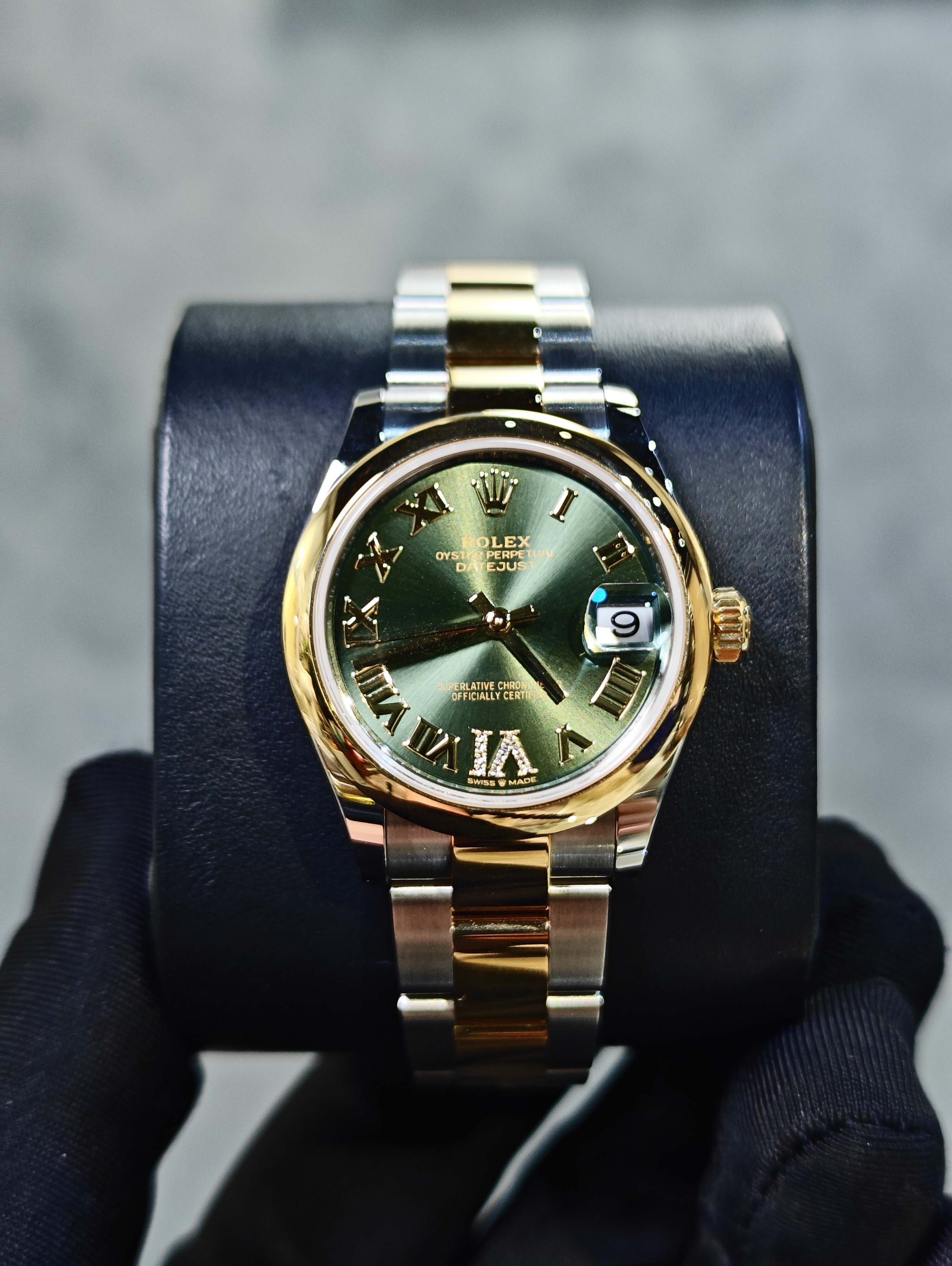 BRAND NEW ROLEX 278243VI OLIVE GREEN DIAL ROMAN NUMBERALS WITH DIAMOND YELLOW GOLD STEEL DATEJUST Oyster 31 MM